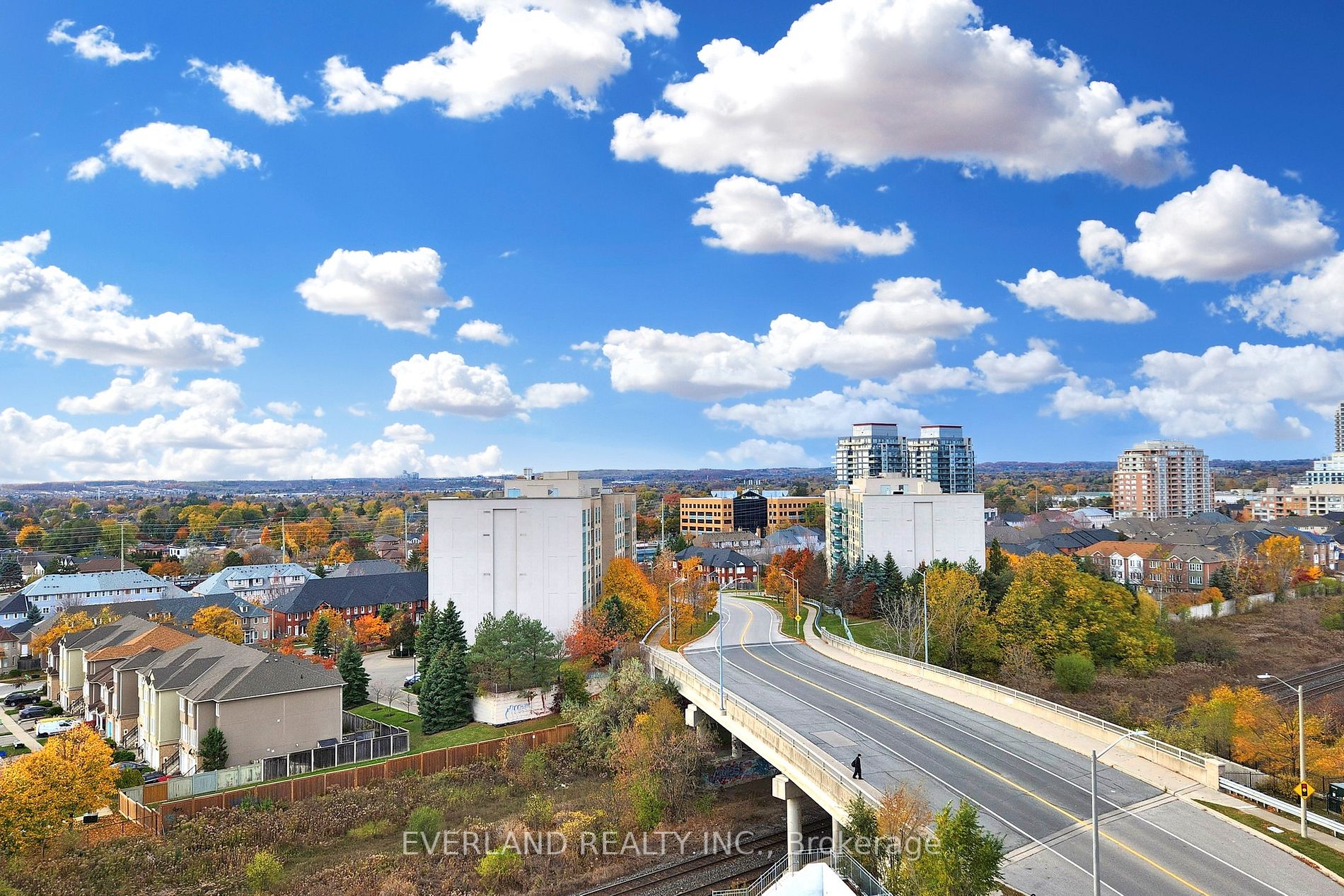85 Oneida Cres, #1005