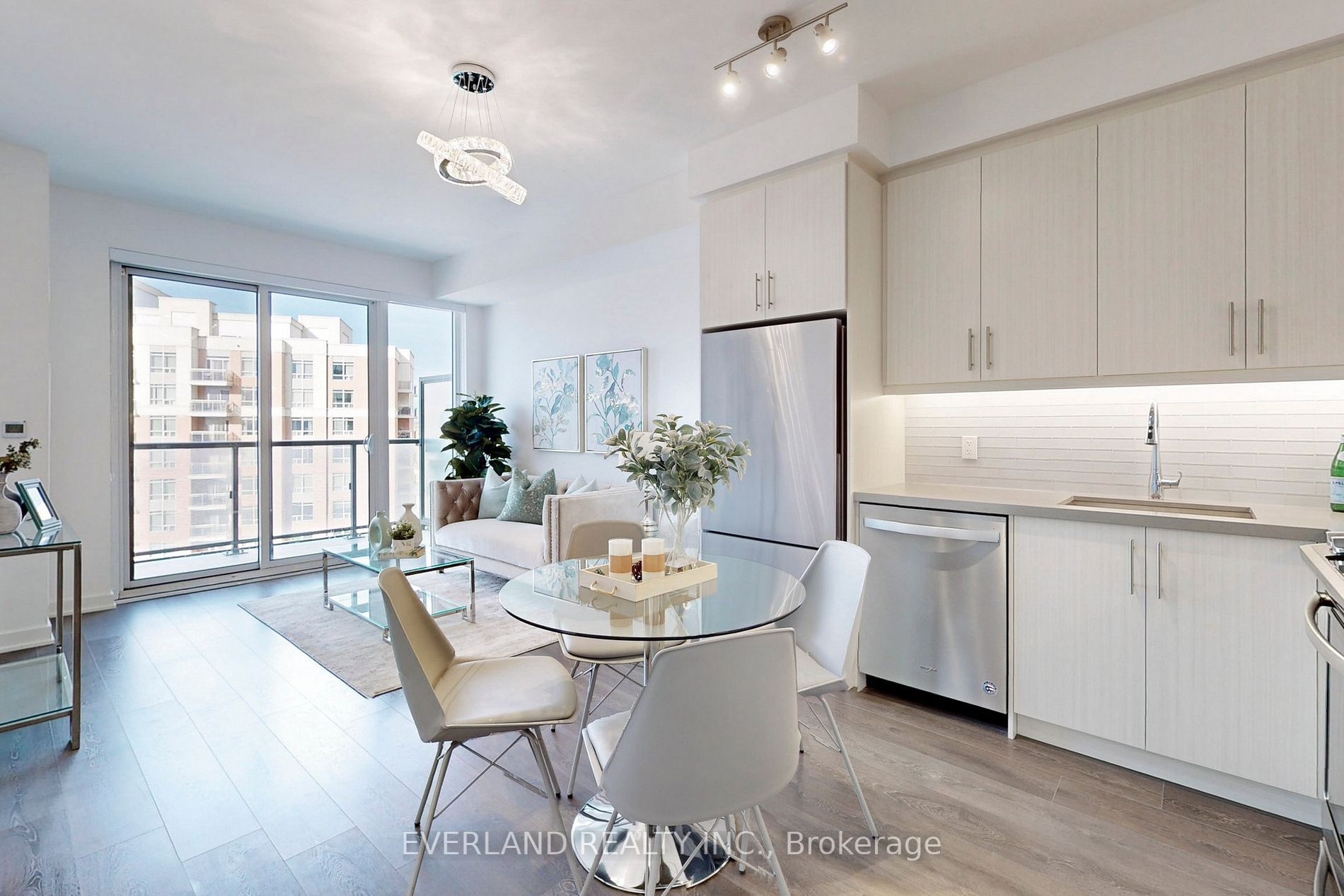 85 Oneida Cres, #1005