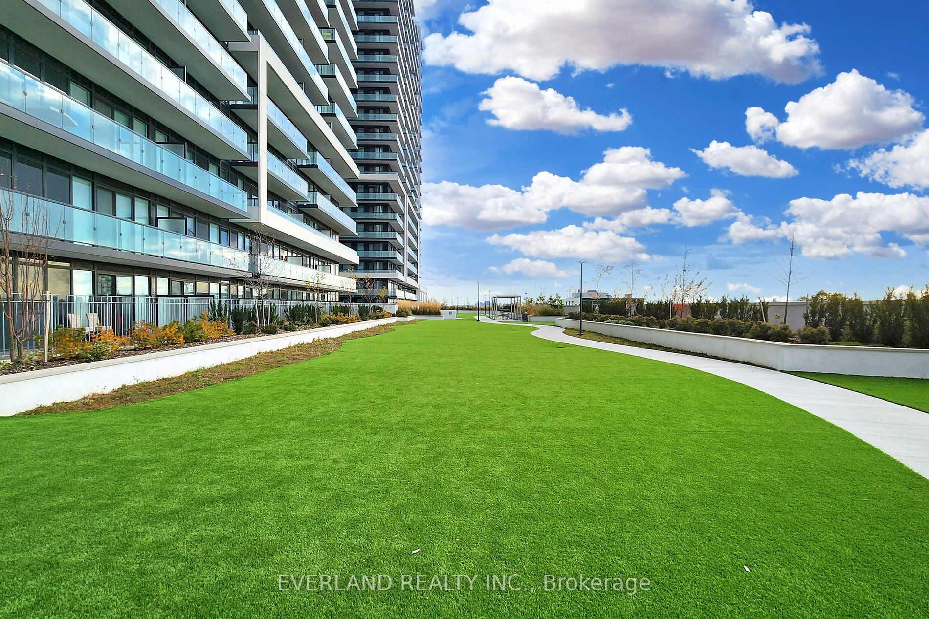 85 Oneida Cres, #1005