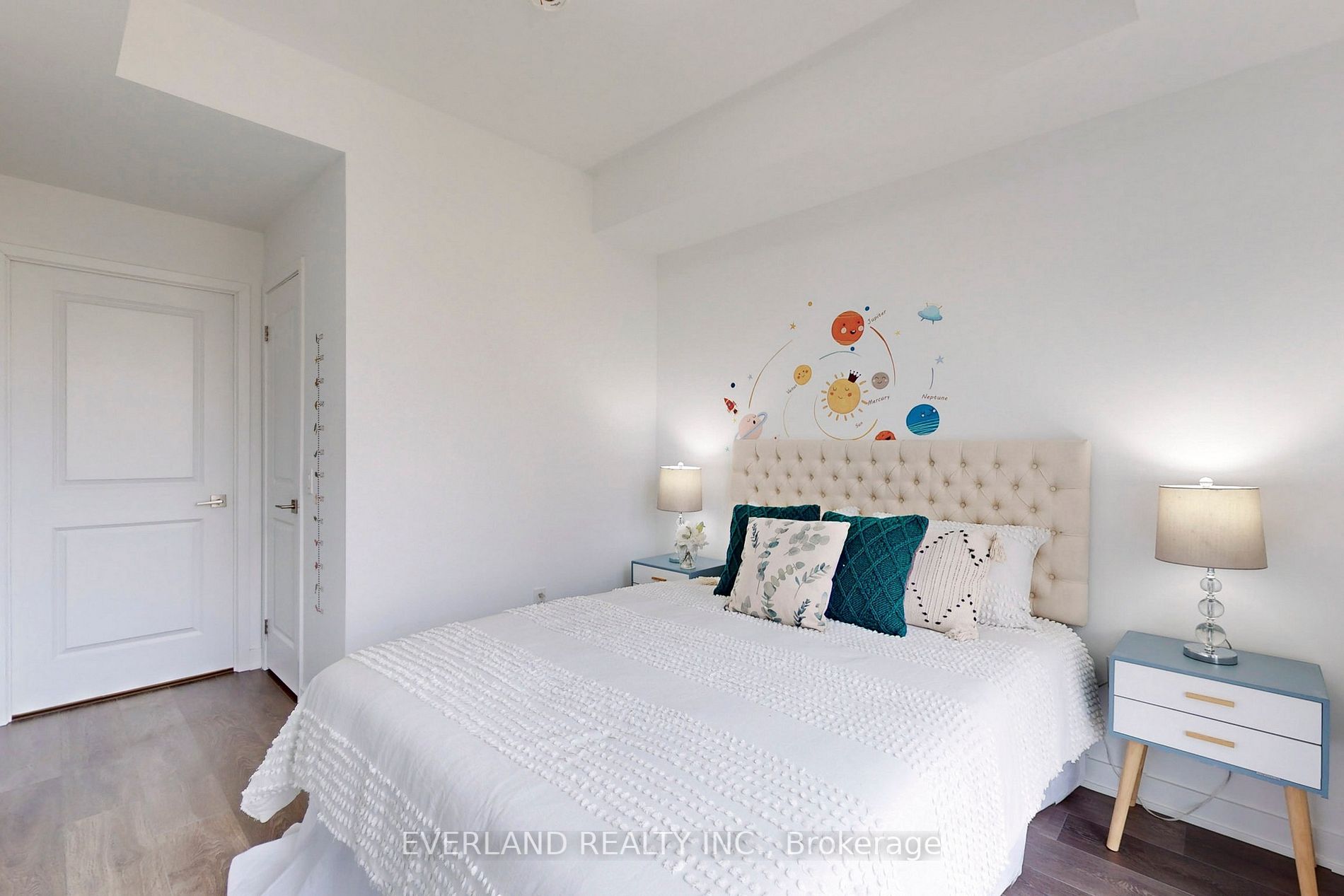 85 Oneida Cres, #1005