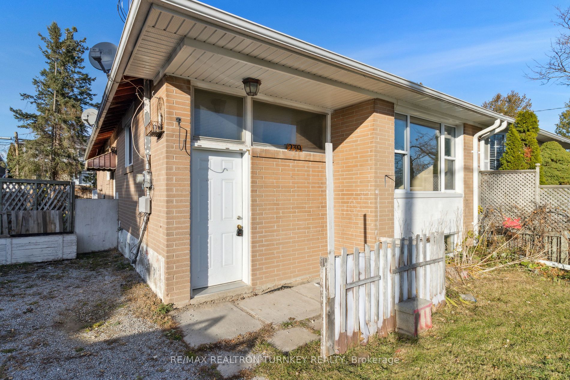 239 Silverbirch Dr