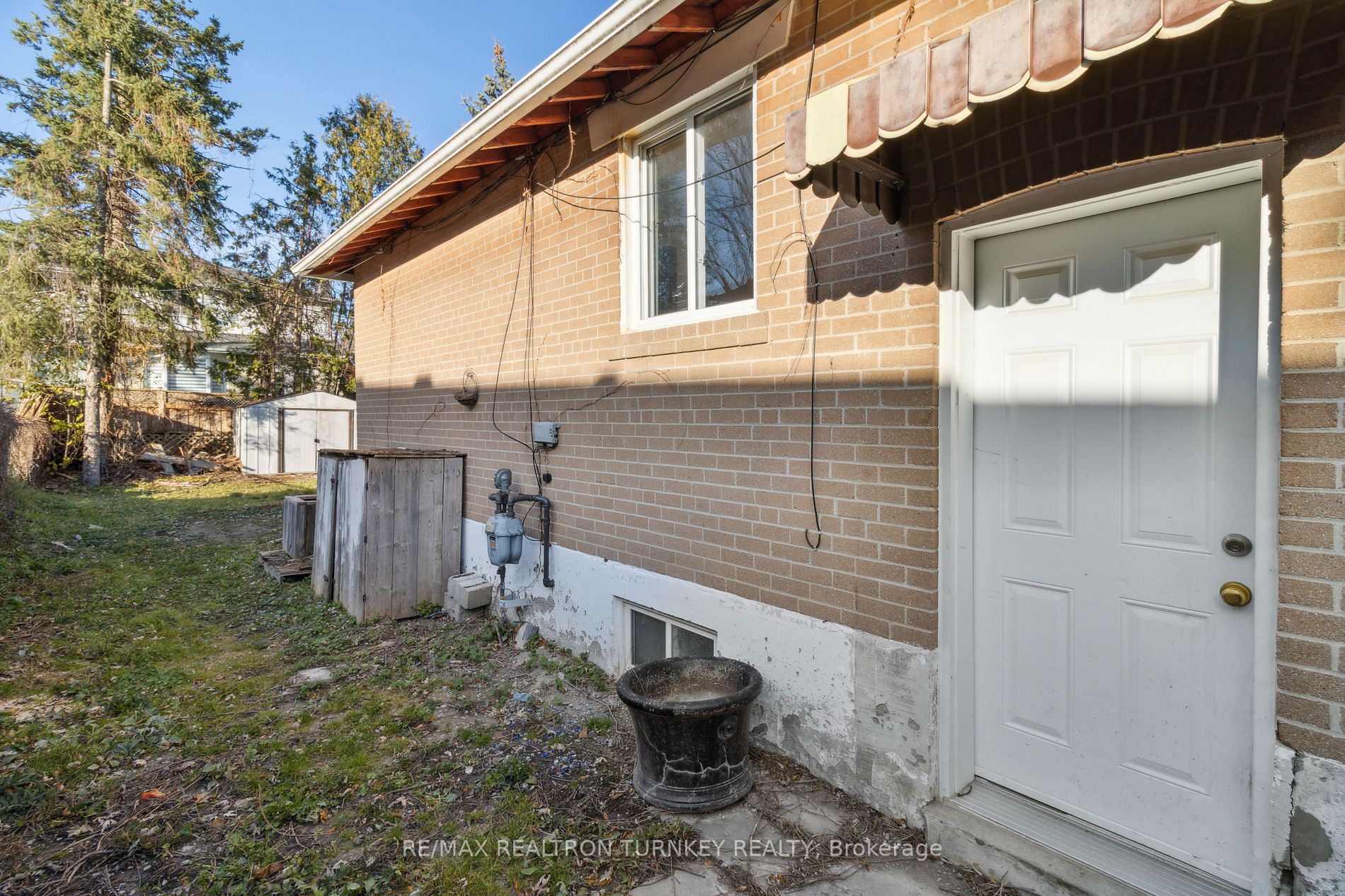 239 Silverbirch Dr