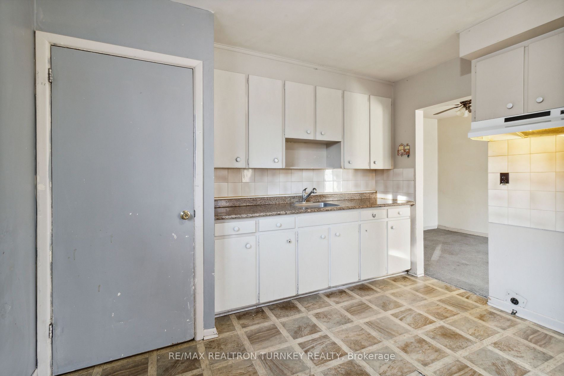 239 Silverbirch Dr