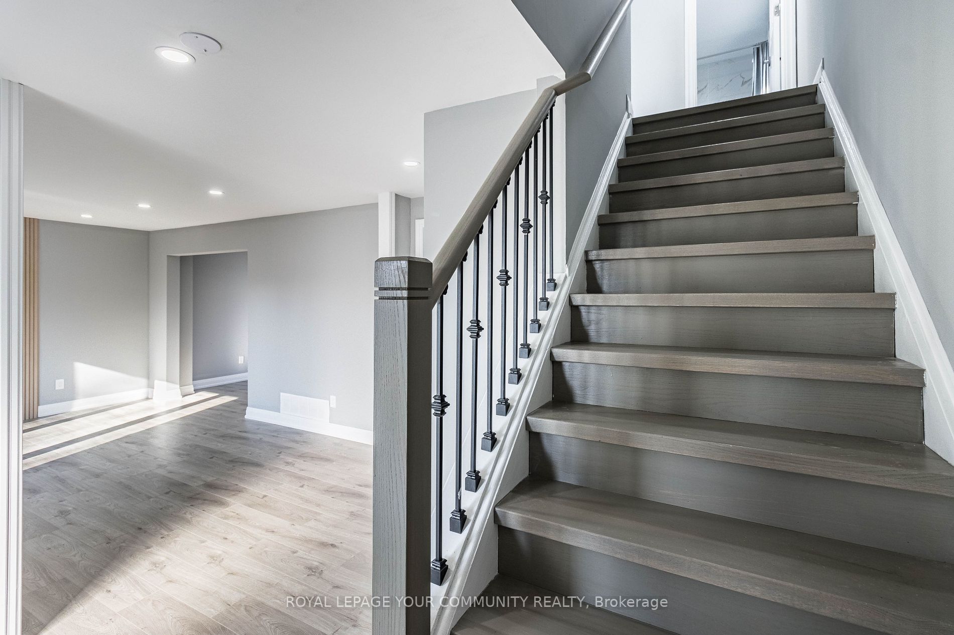 196 Mackenzie St