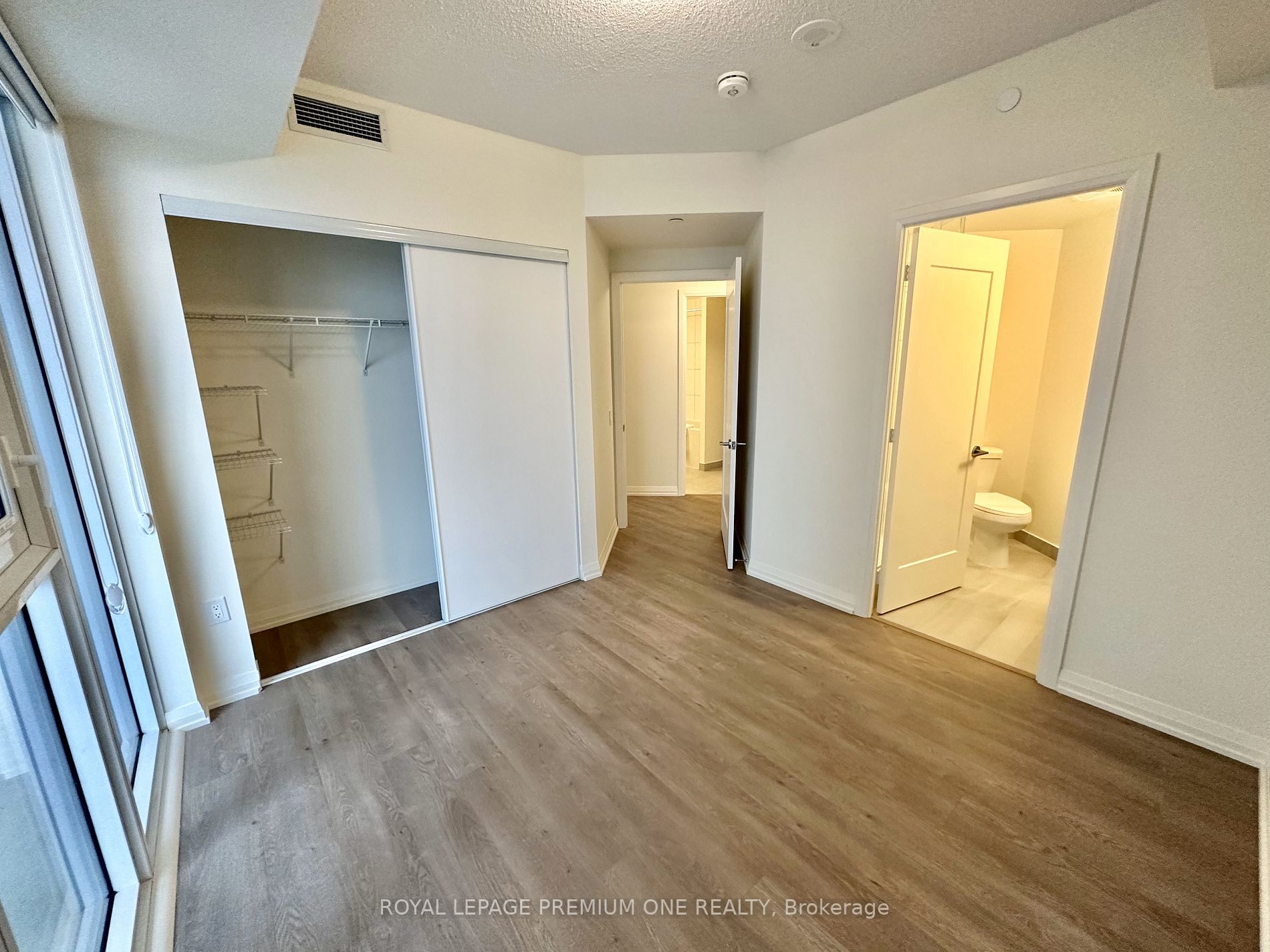 9000 Jane St, #1815