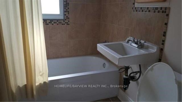 66 Roxborough Rd
