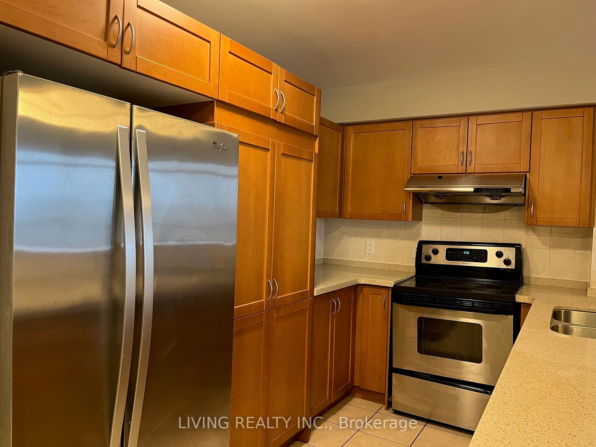 9015 Leslie Street, #908