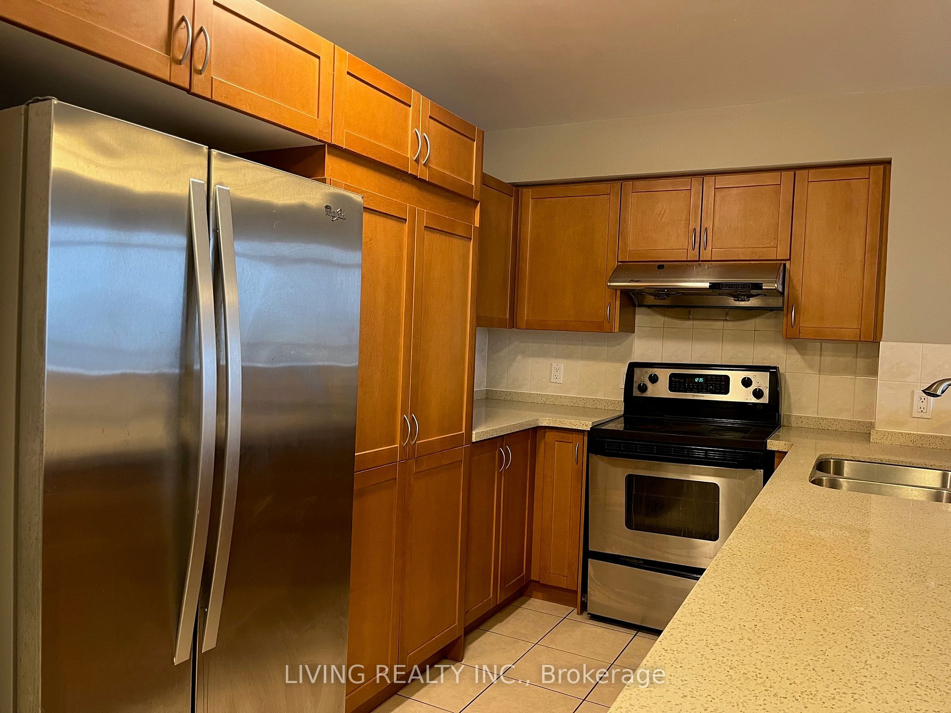9015 Leslie Street, #908