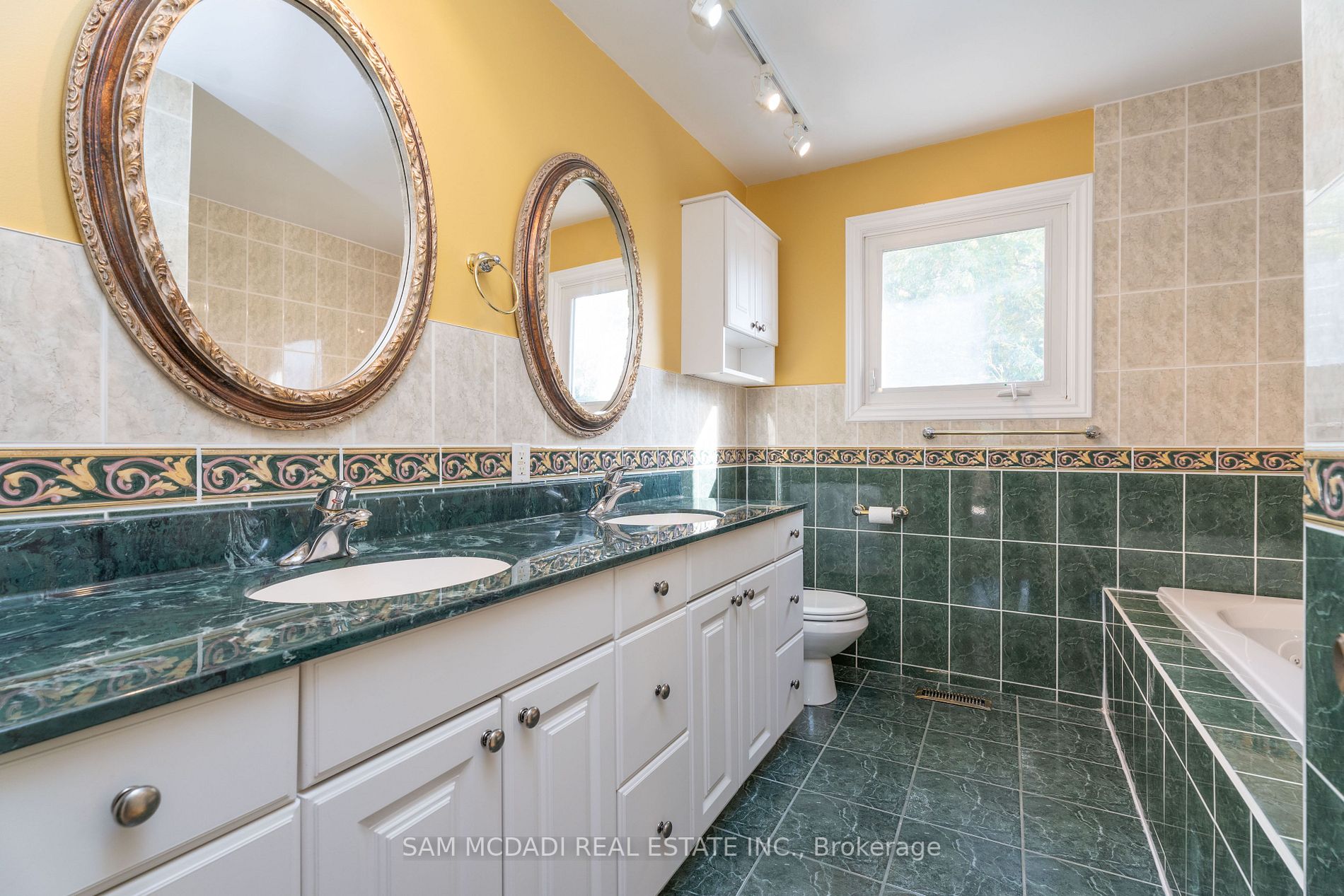 205 Carrington Dr