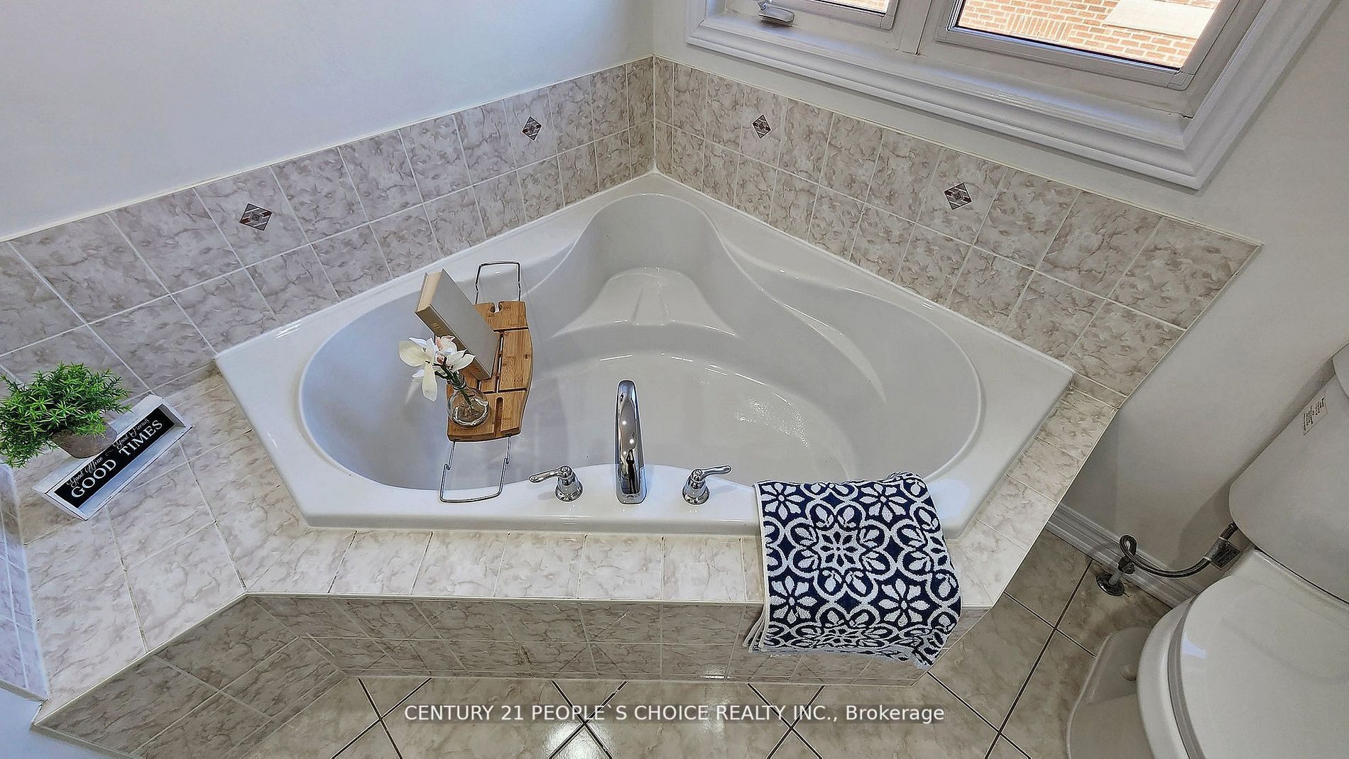 44 Turnhouse Cres