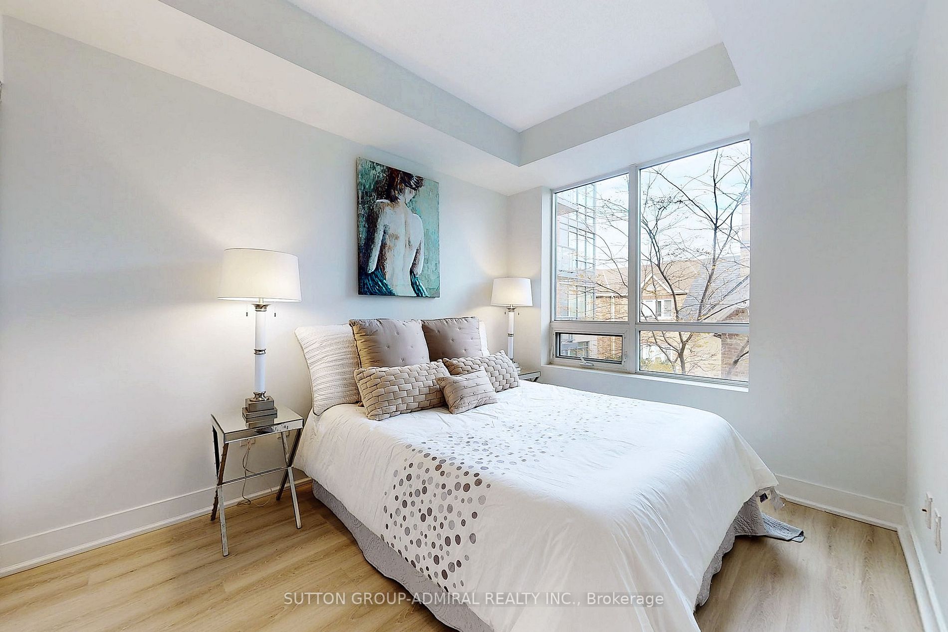 7608 Yonge St W, #324