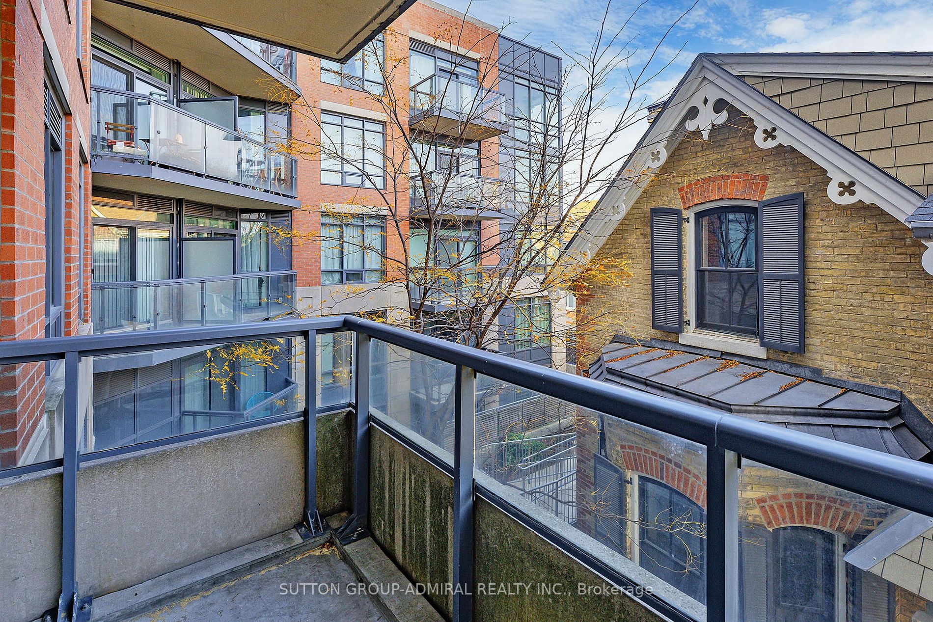 7608 Yonge St W, #324