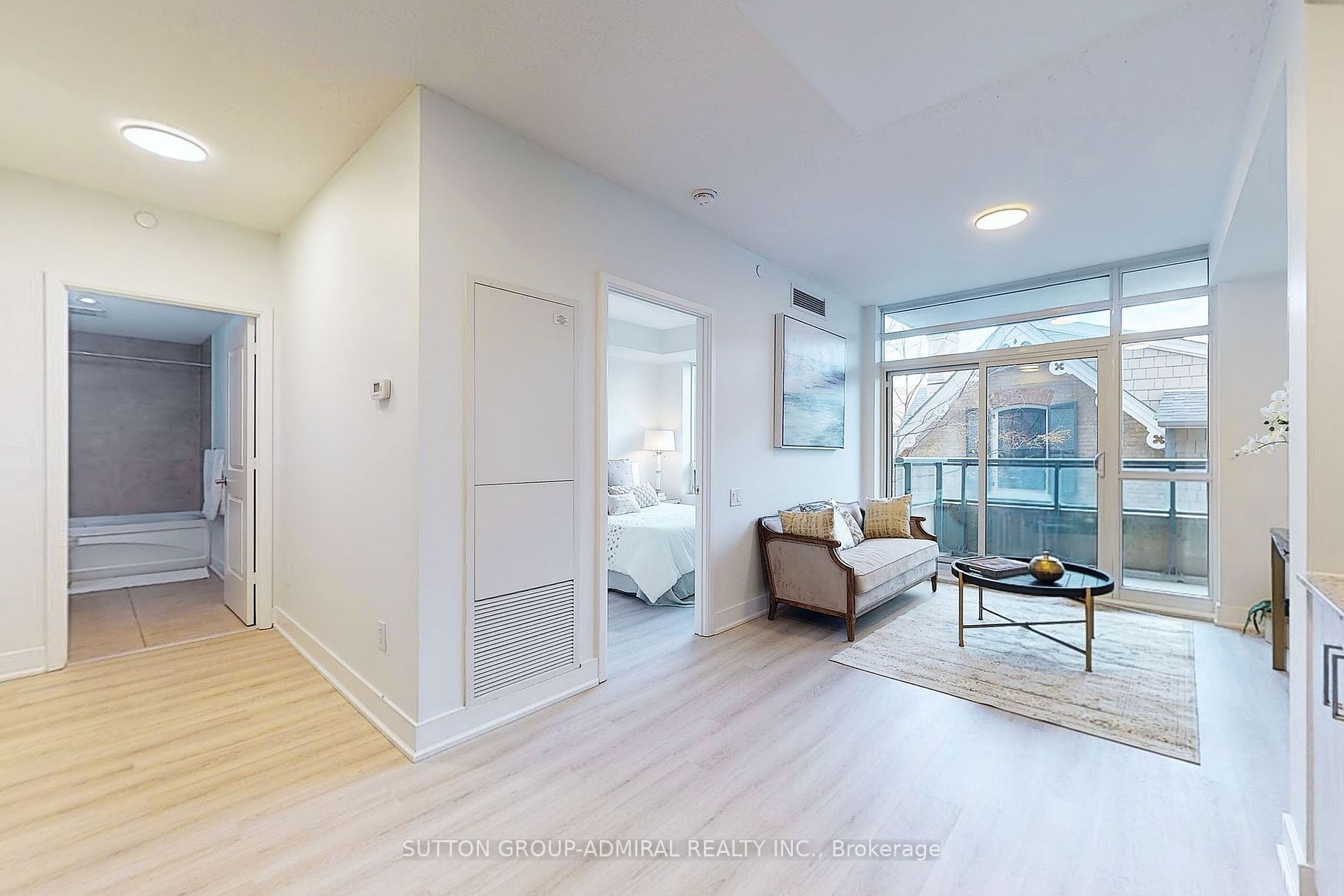 7608 Yonge St W, #324