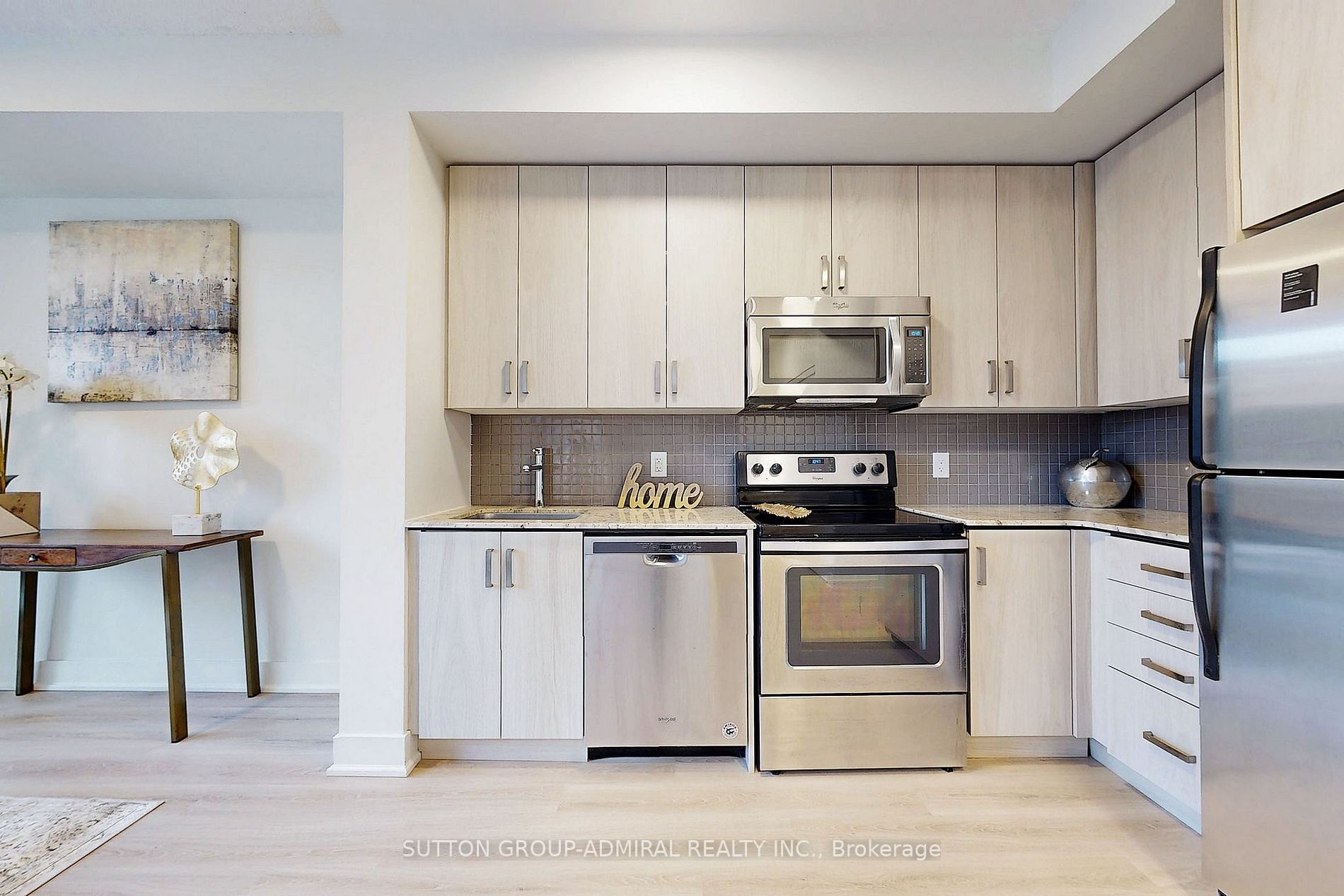 7608 Yonge St W, #324