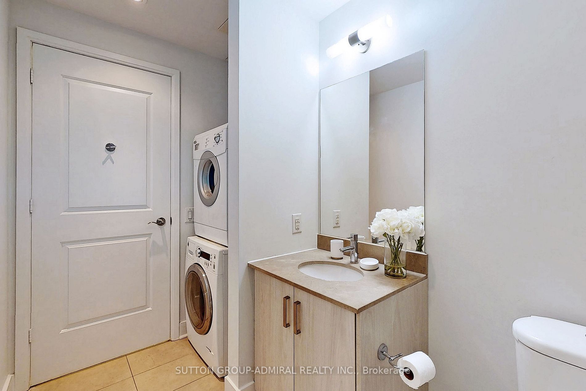 7608 Yonge St W, #324