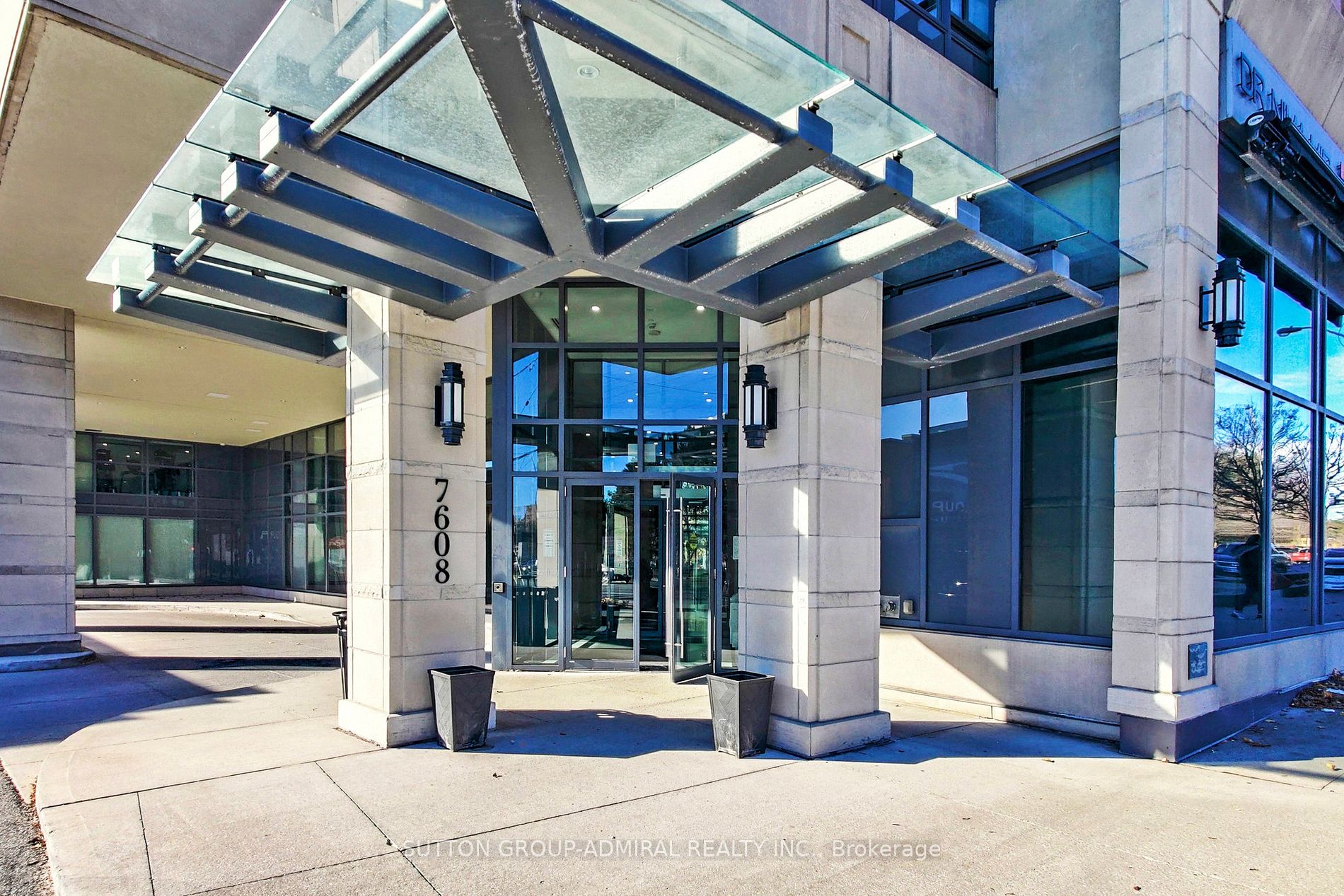 7608 Yonge St W, #324