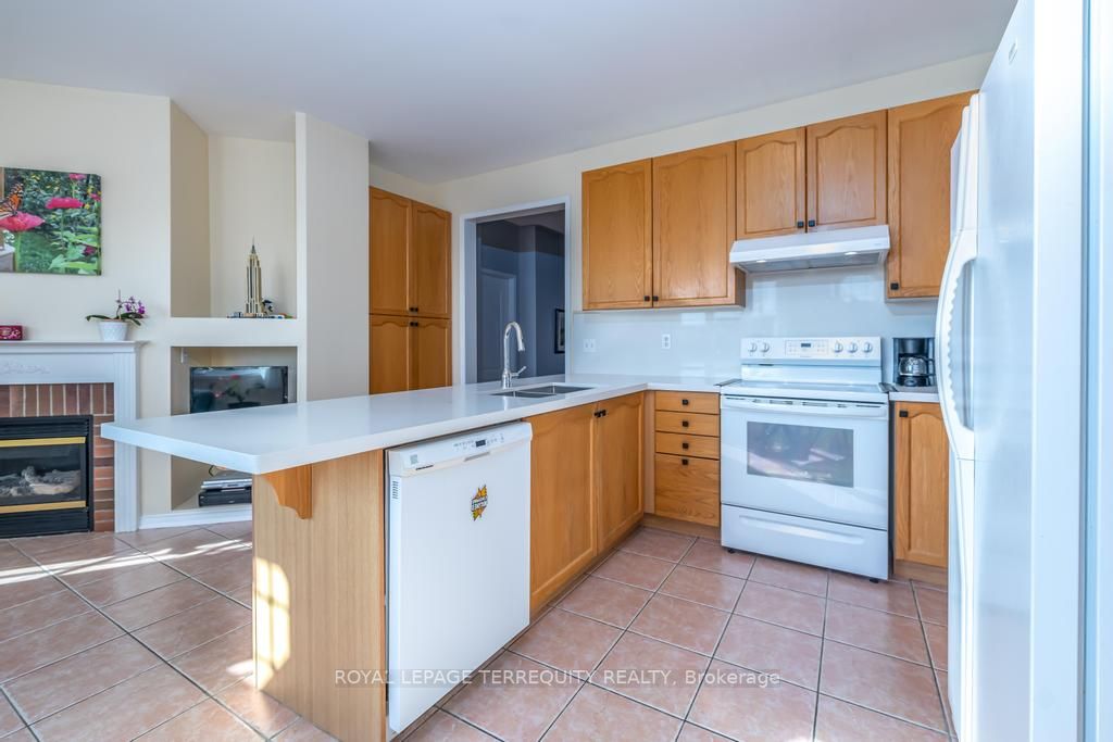 40 Manorwood Dr
