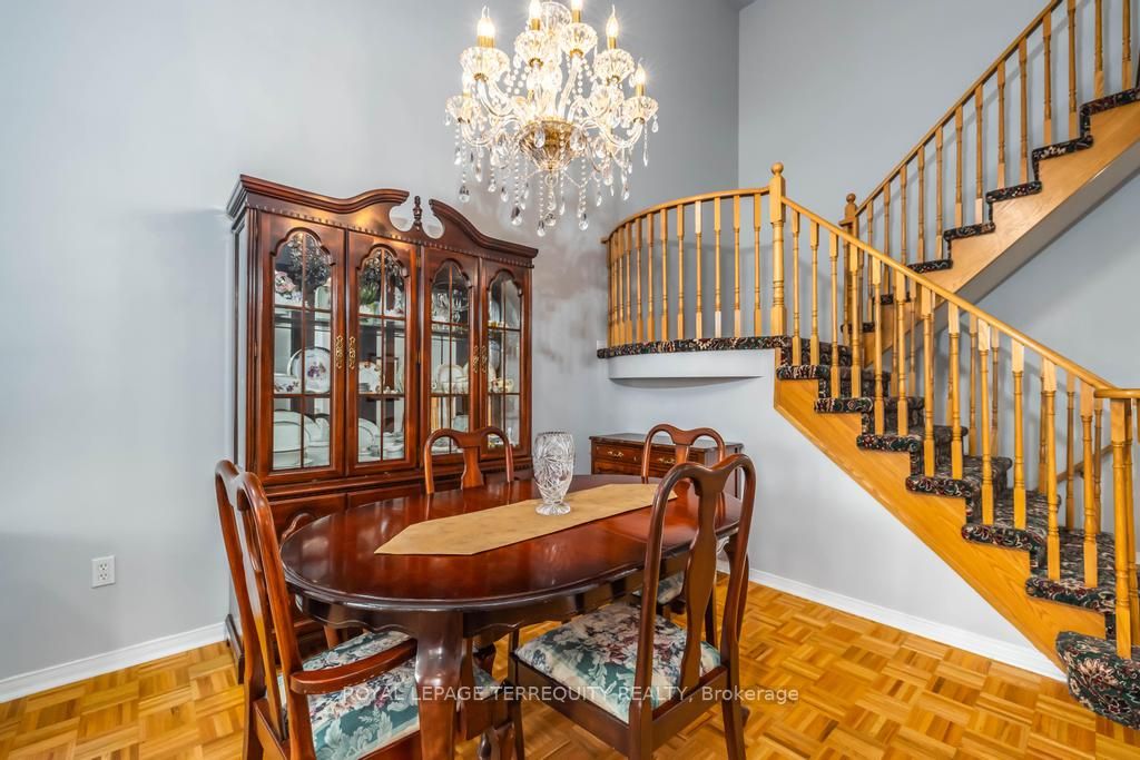 40 Manorwood Dr
