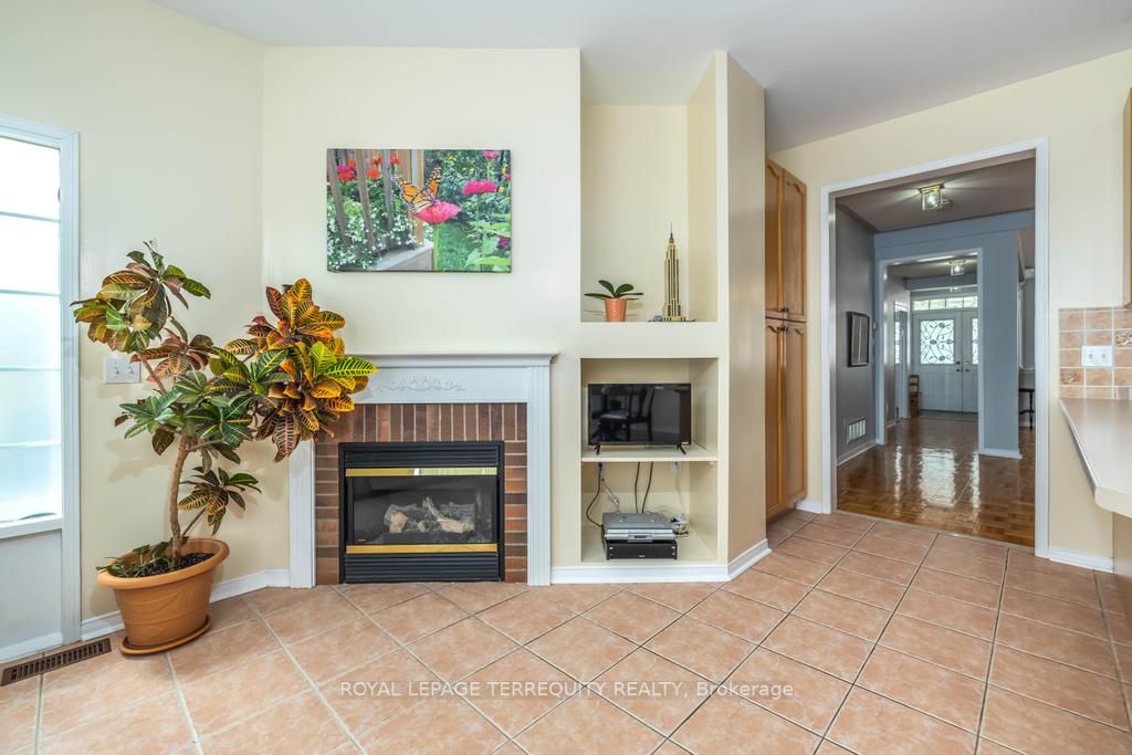 40 Manorwood Dr