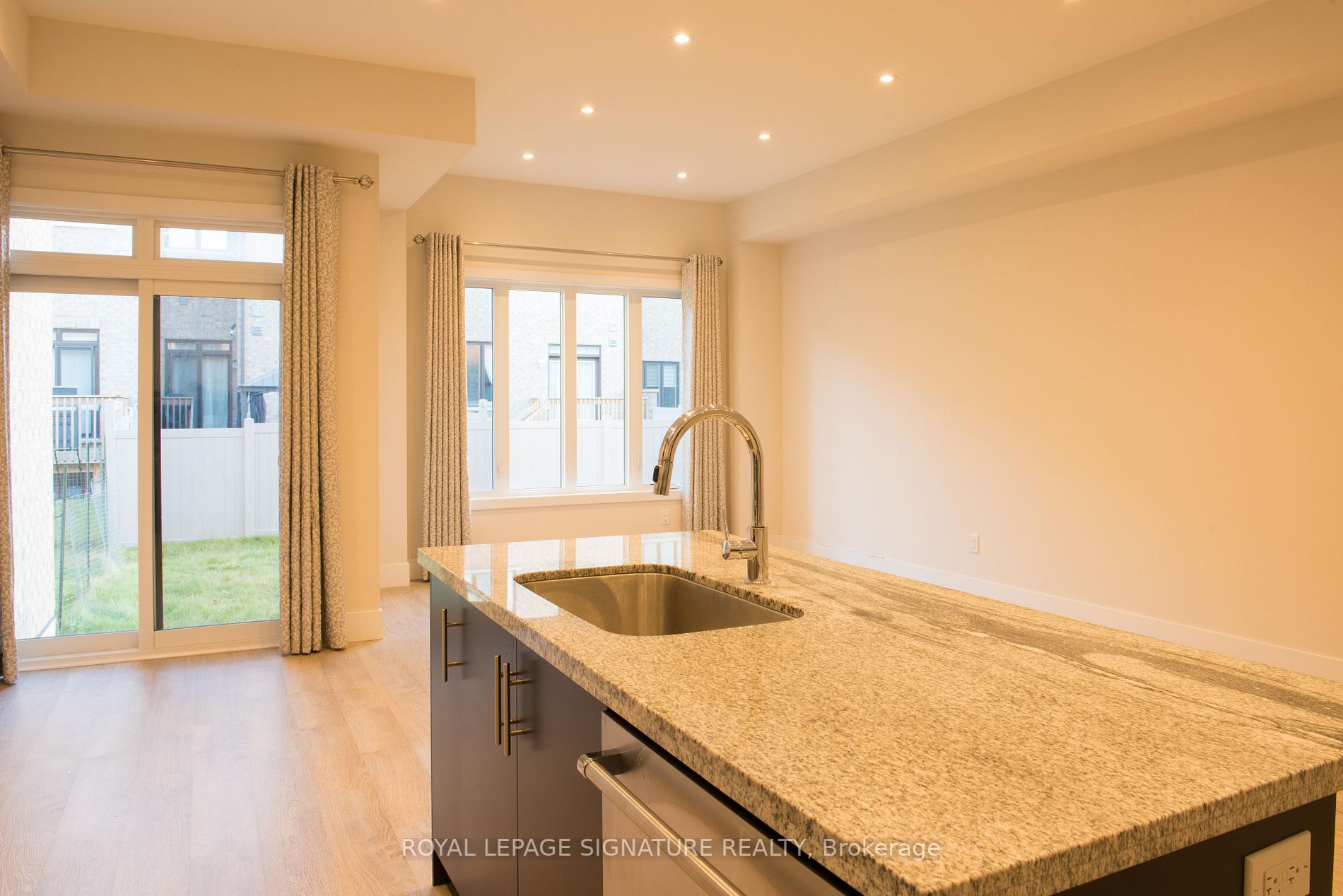 215 Elyse Crt