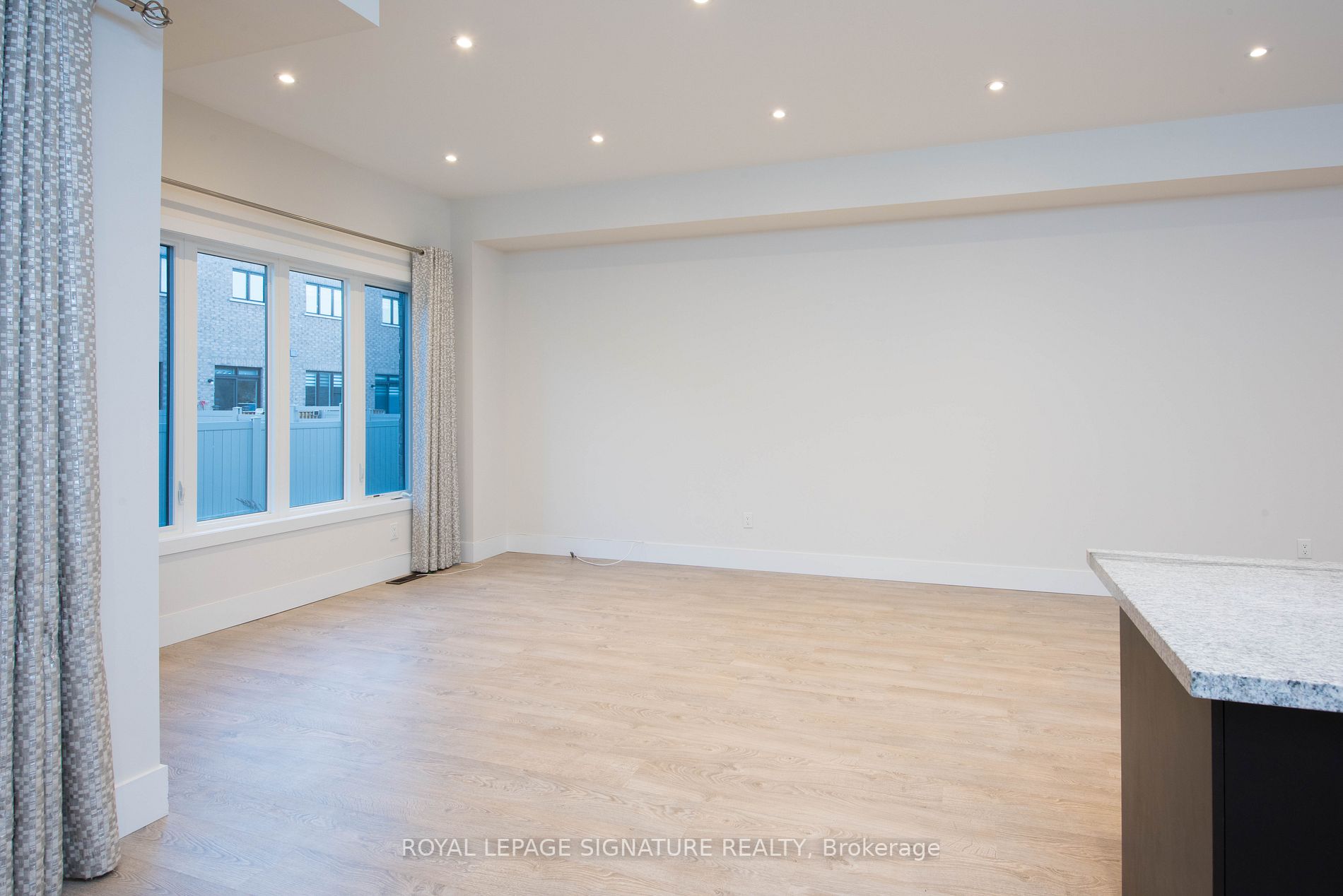 215 Elyse Crt