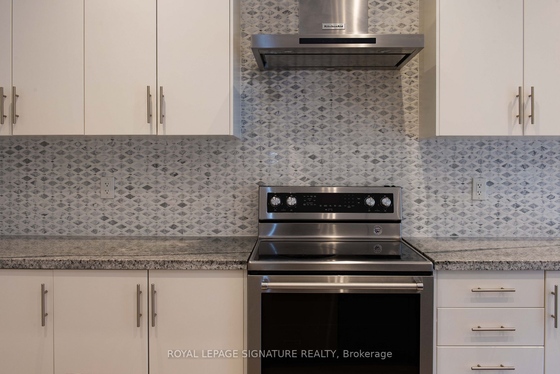 215 Elyse Crt