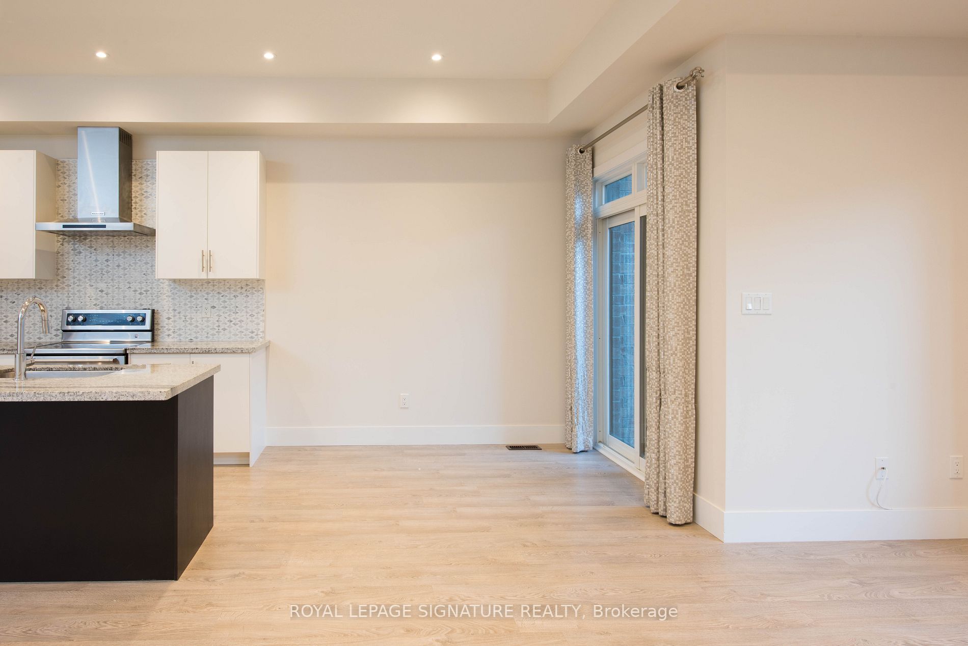 215 Elyse Crt