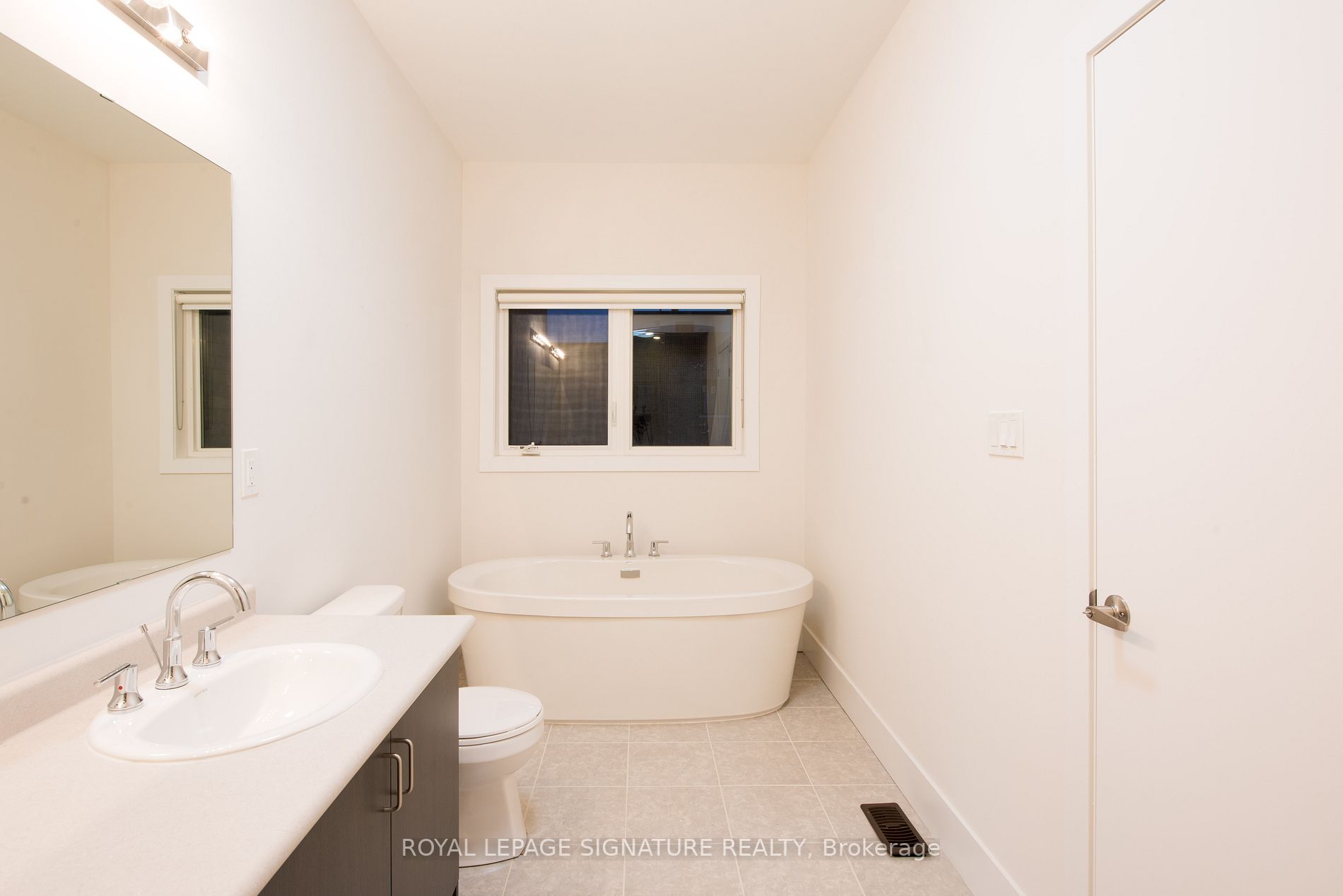 215 Elyse Crt