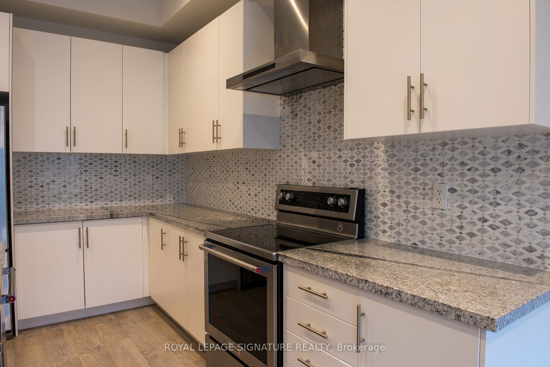 215 Elyse Crt