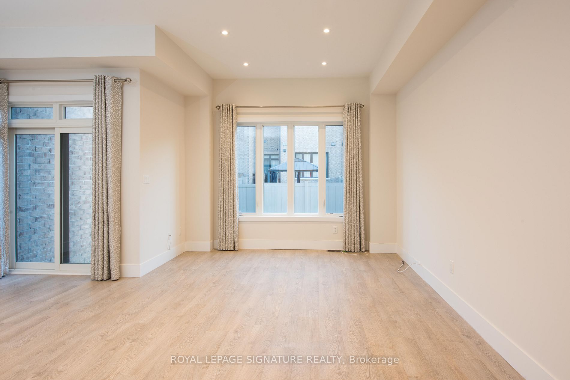 215 Elyse Crt