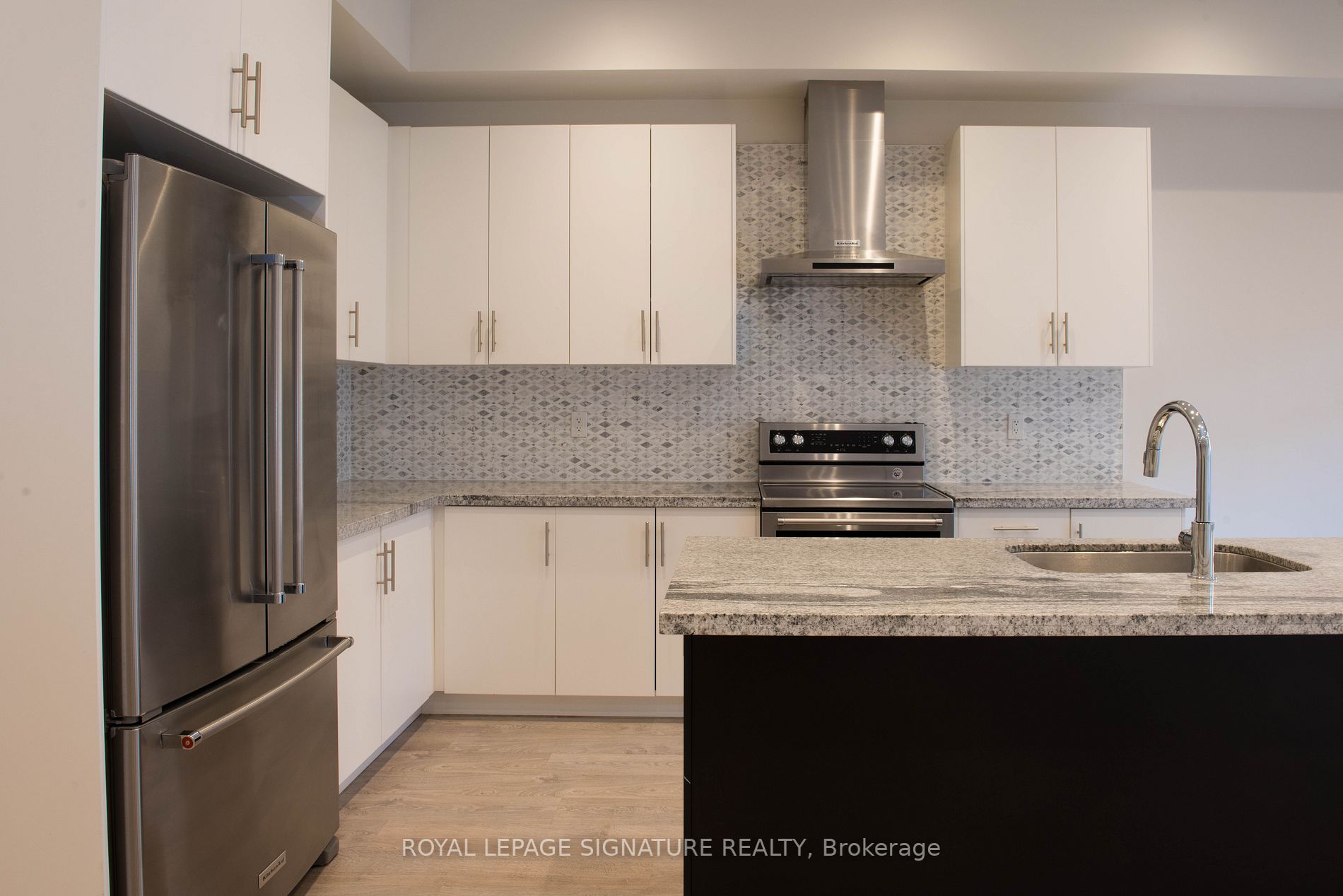 215 Elyse Crt