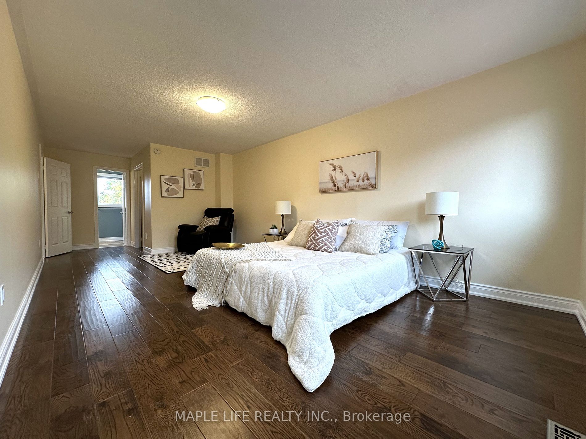 65 Swanage Dr