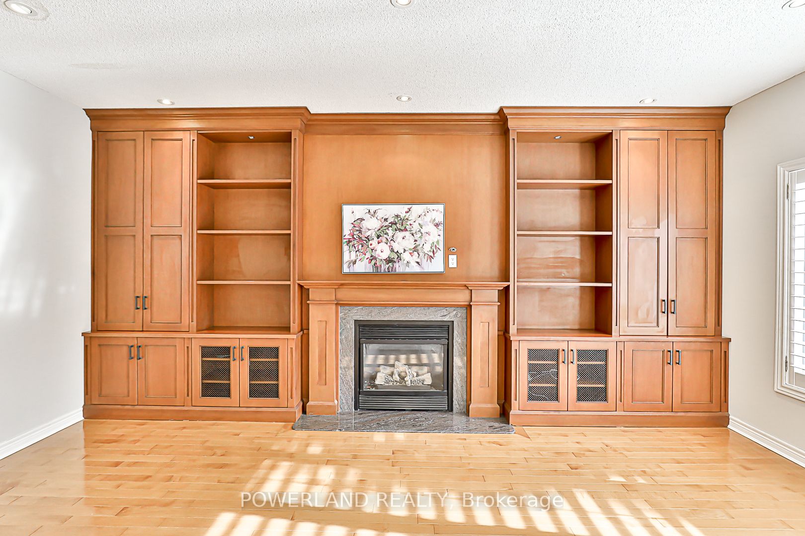 842 Alfred Crt