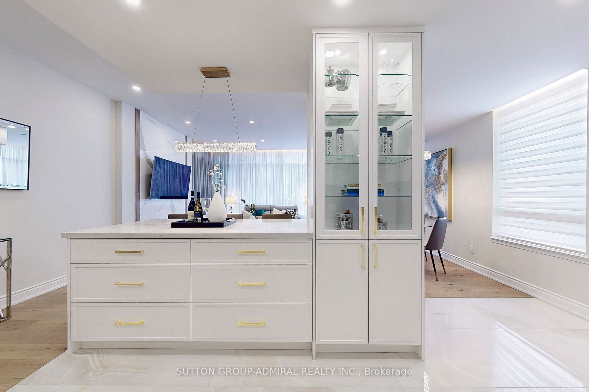 110 Promenade Circ, #109
