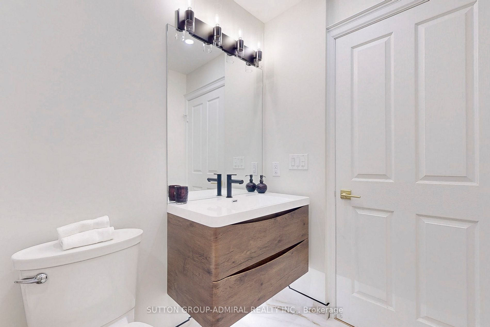 110 Promenade Circ, #109