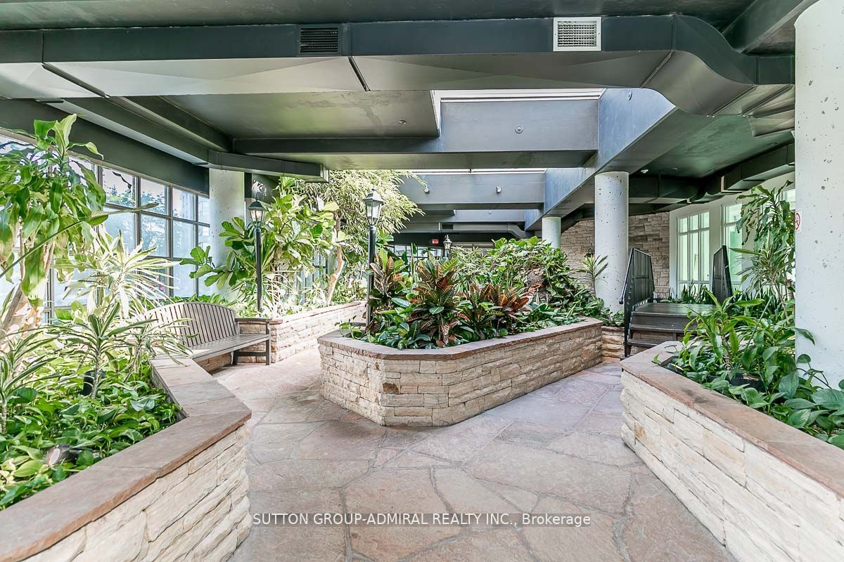11 Townsgate Drive #1002
