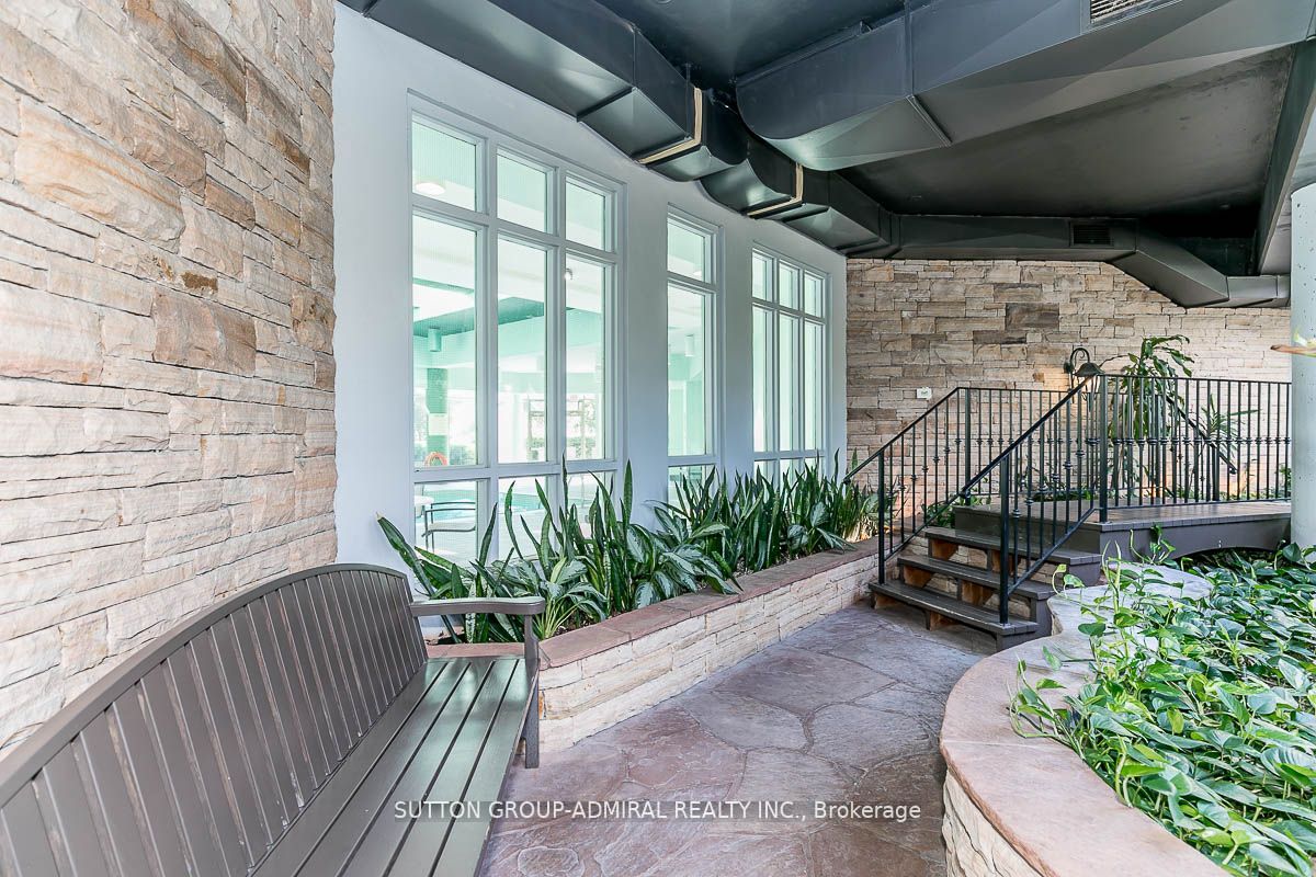 11 Townsgate Drive #1002