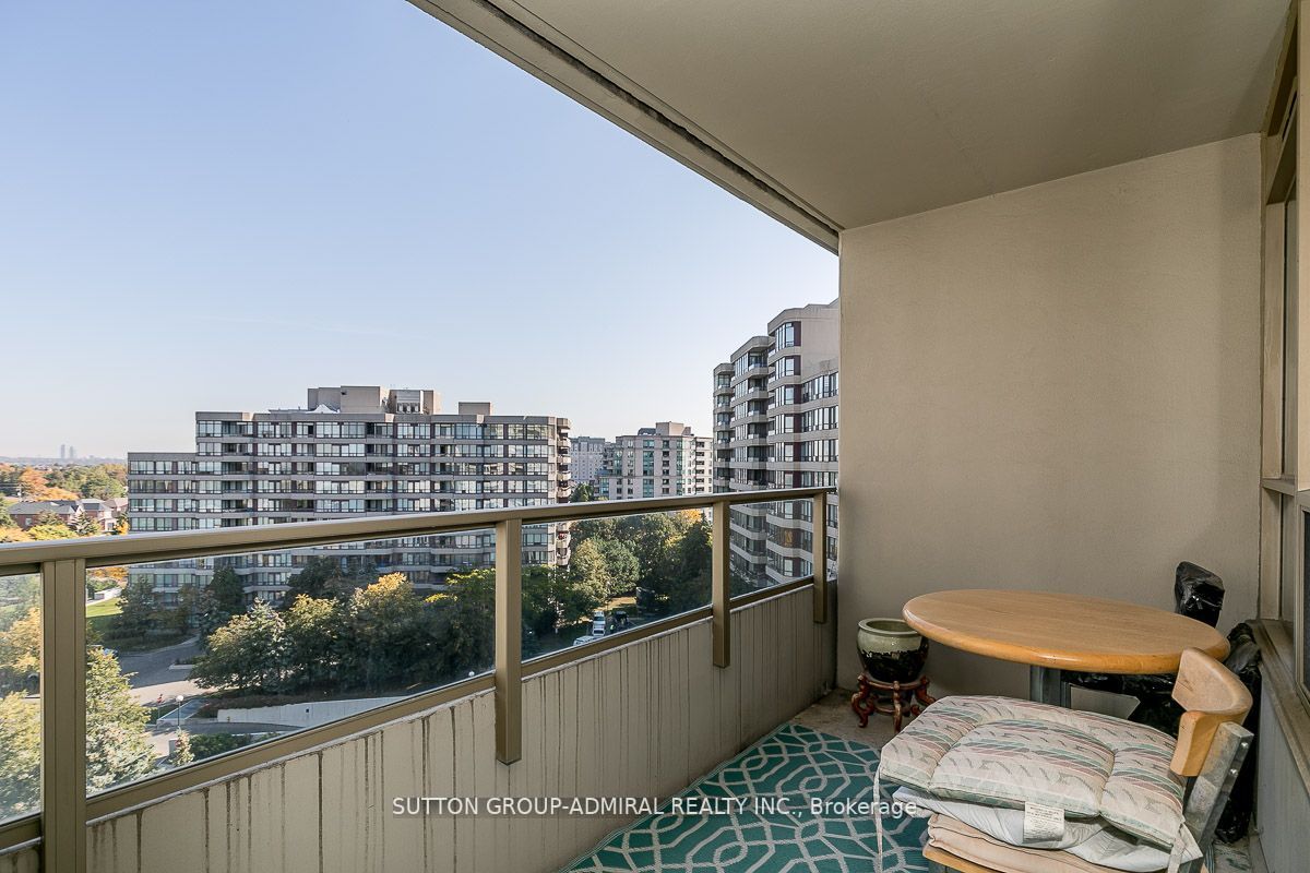 11 Townsgate Dr, #1002