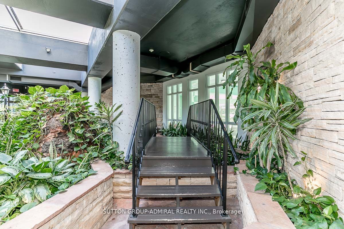 11 Townsgate Drive #1002