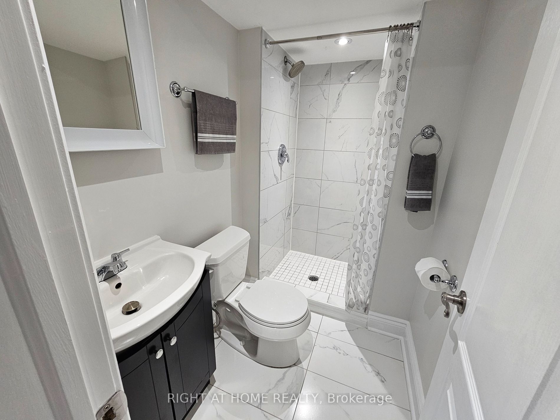 229 Billings Cres