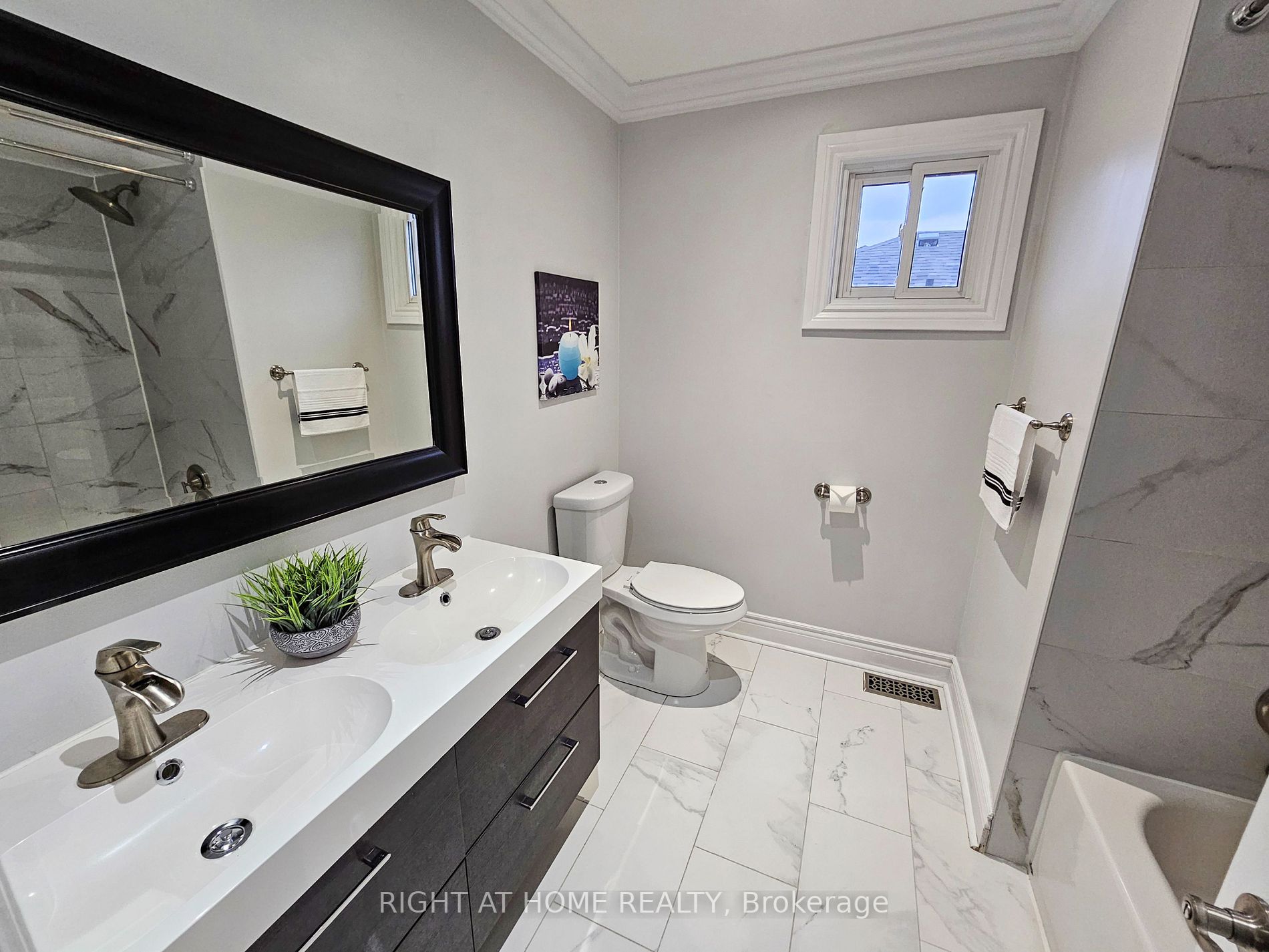 229 Billings Cres