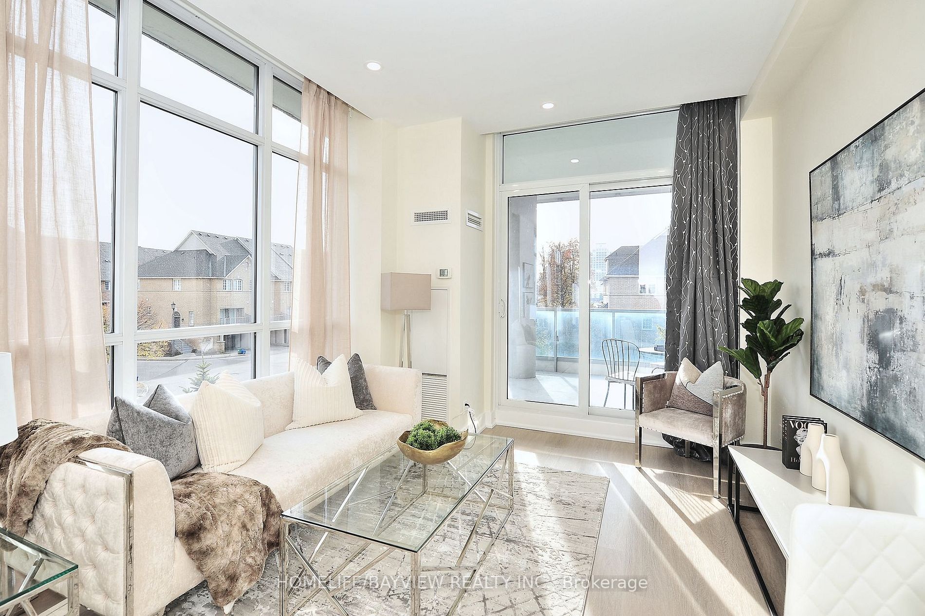 9471 Yonge St, #244