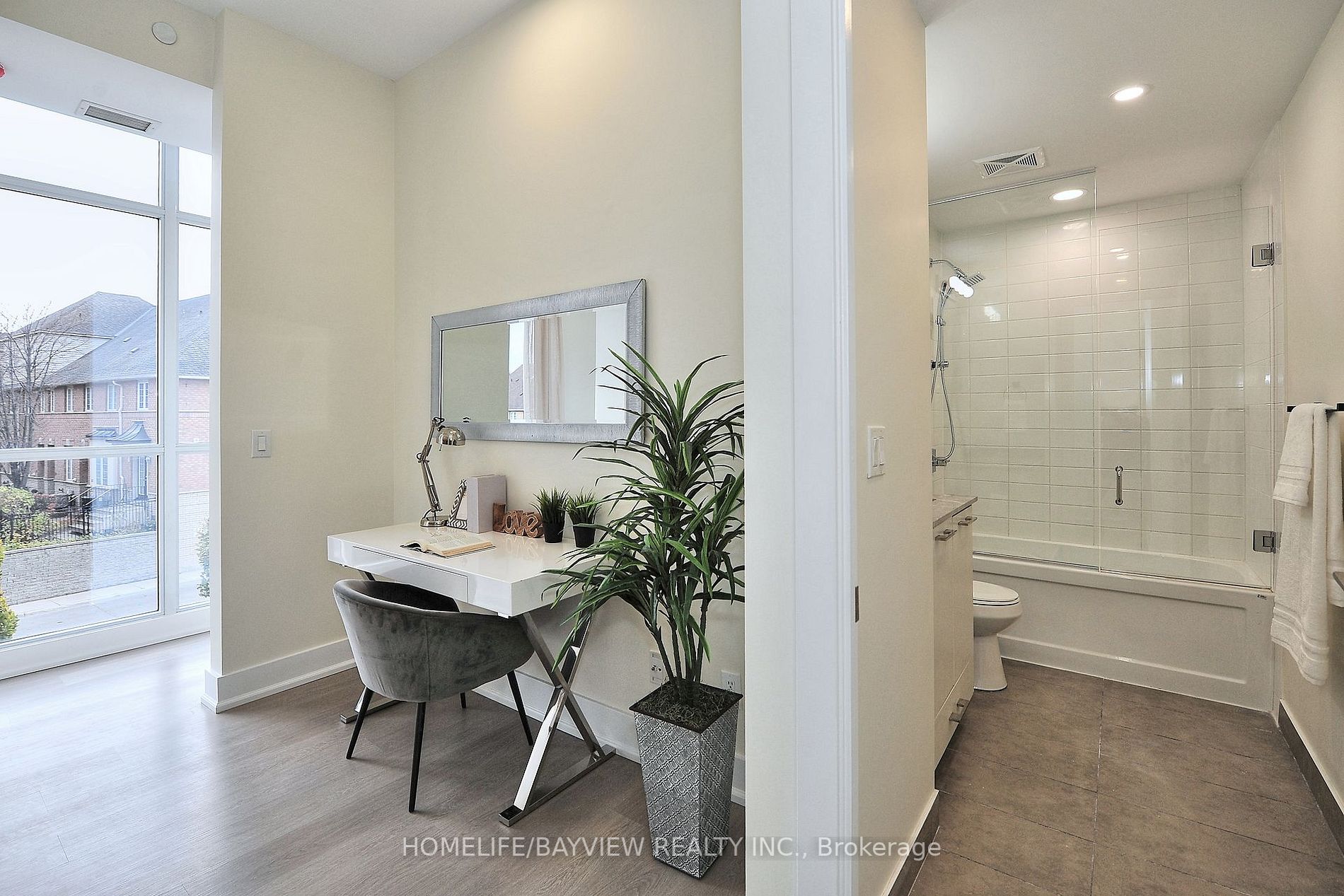 9471 Yonge St, #244