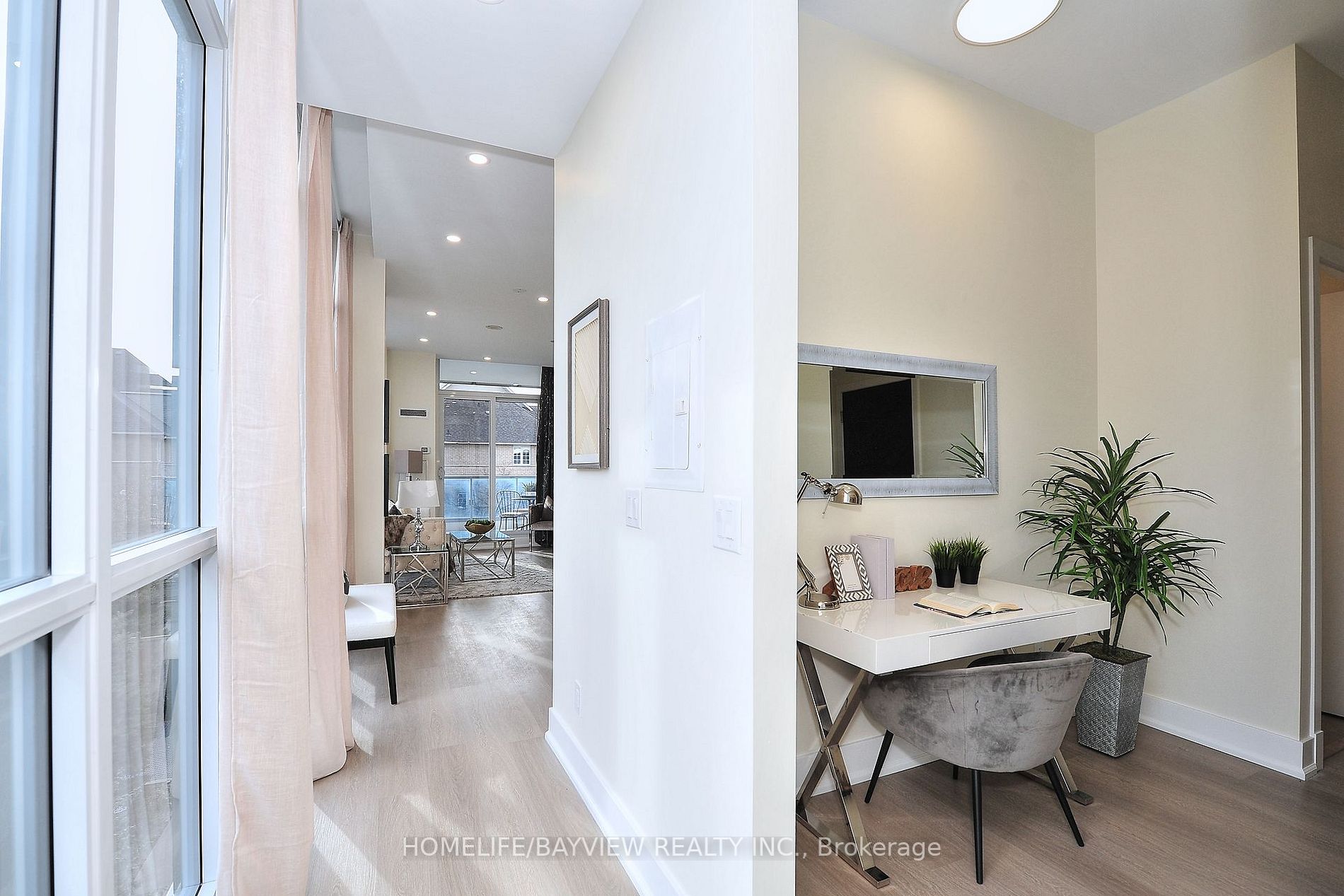 9471 Yonge St, #244