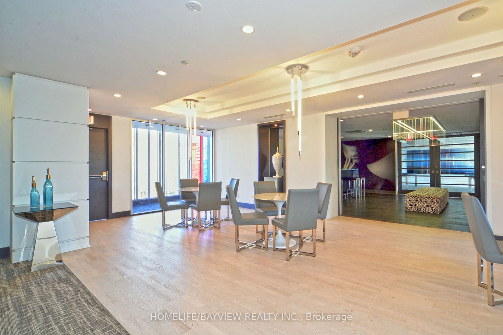 9471 Yonge St, #244