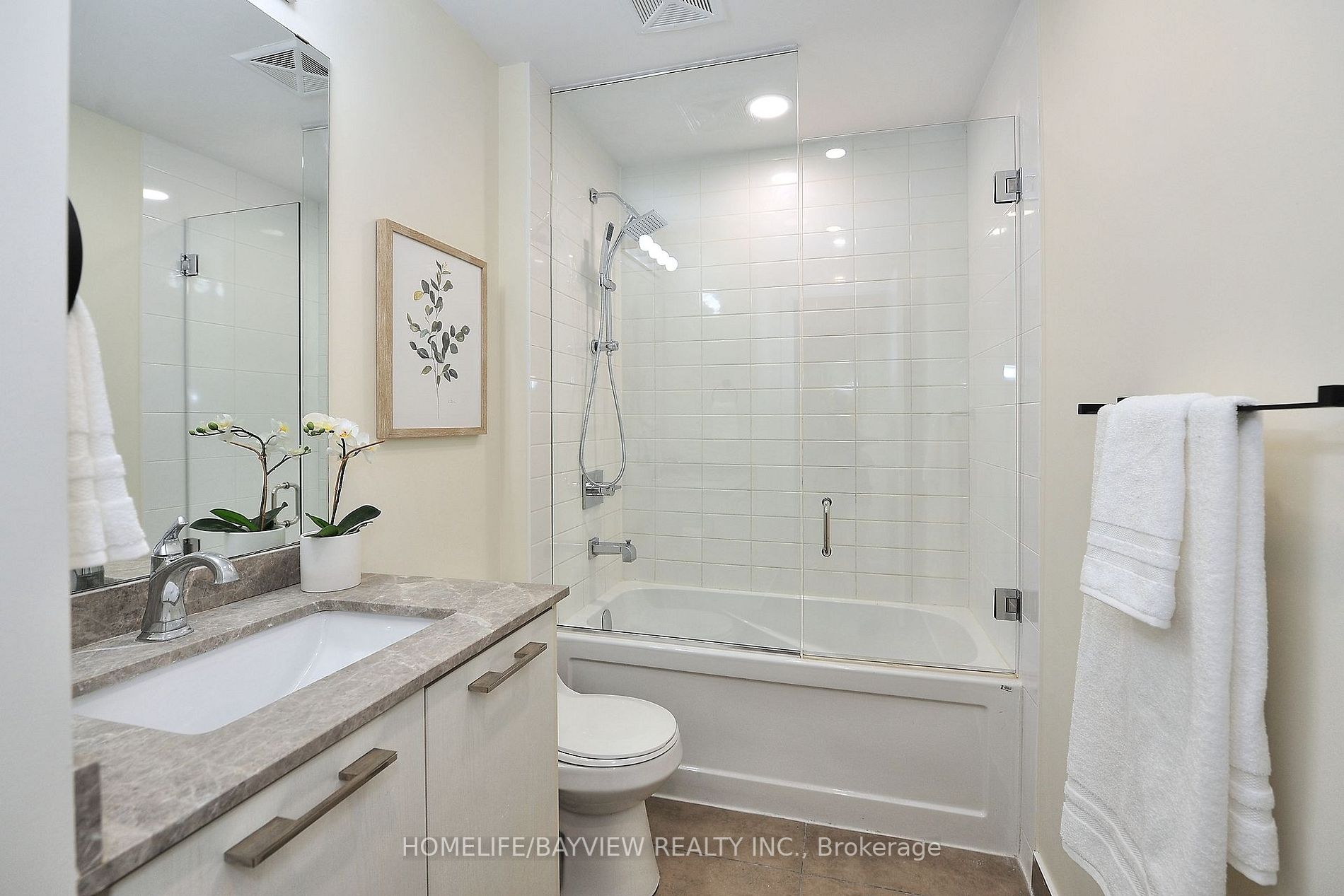 9471 Yonge St, #244