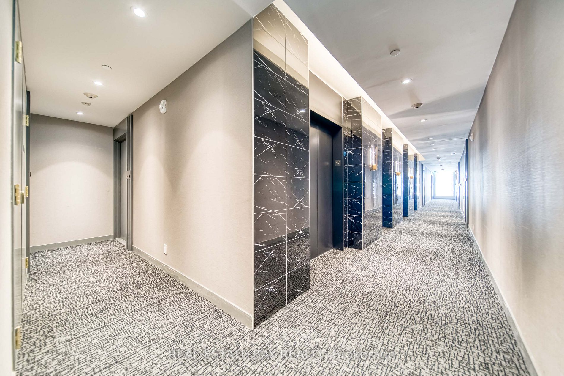 898 Portage Pkwy, #4712