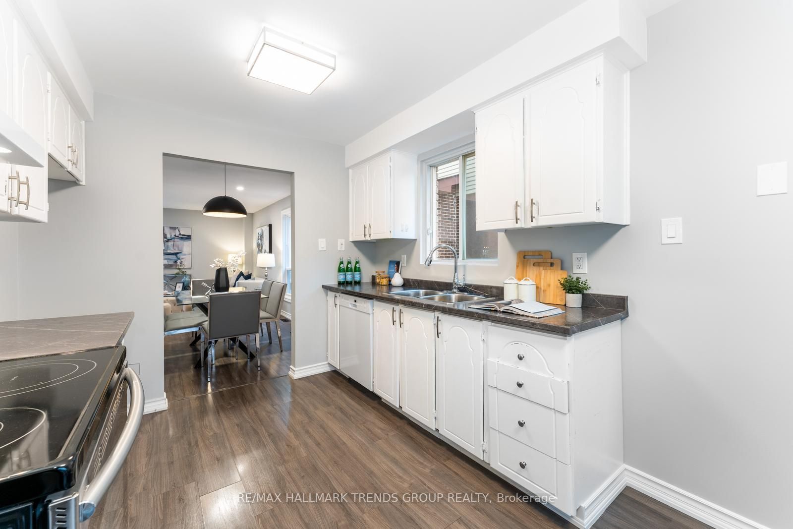 6 Macauley Dr