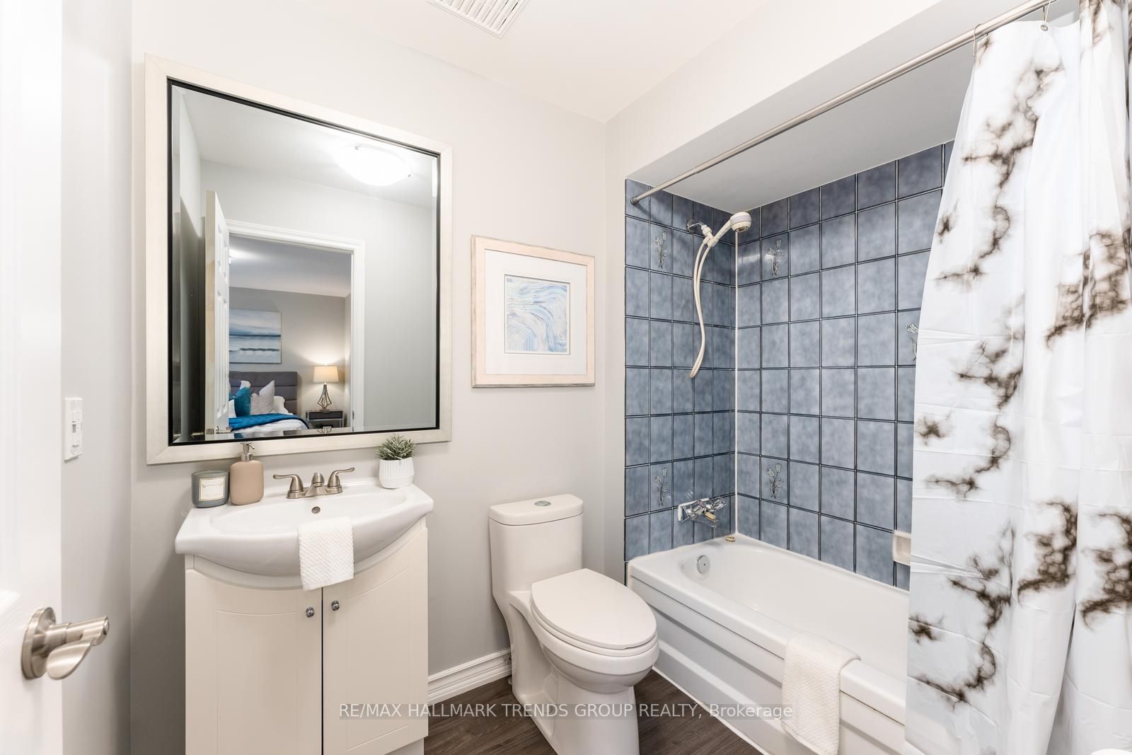 6 Macauley Dr