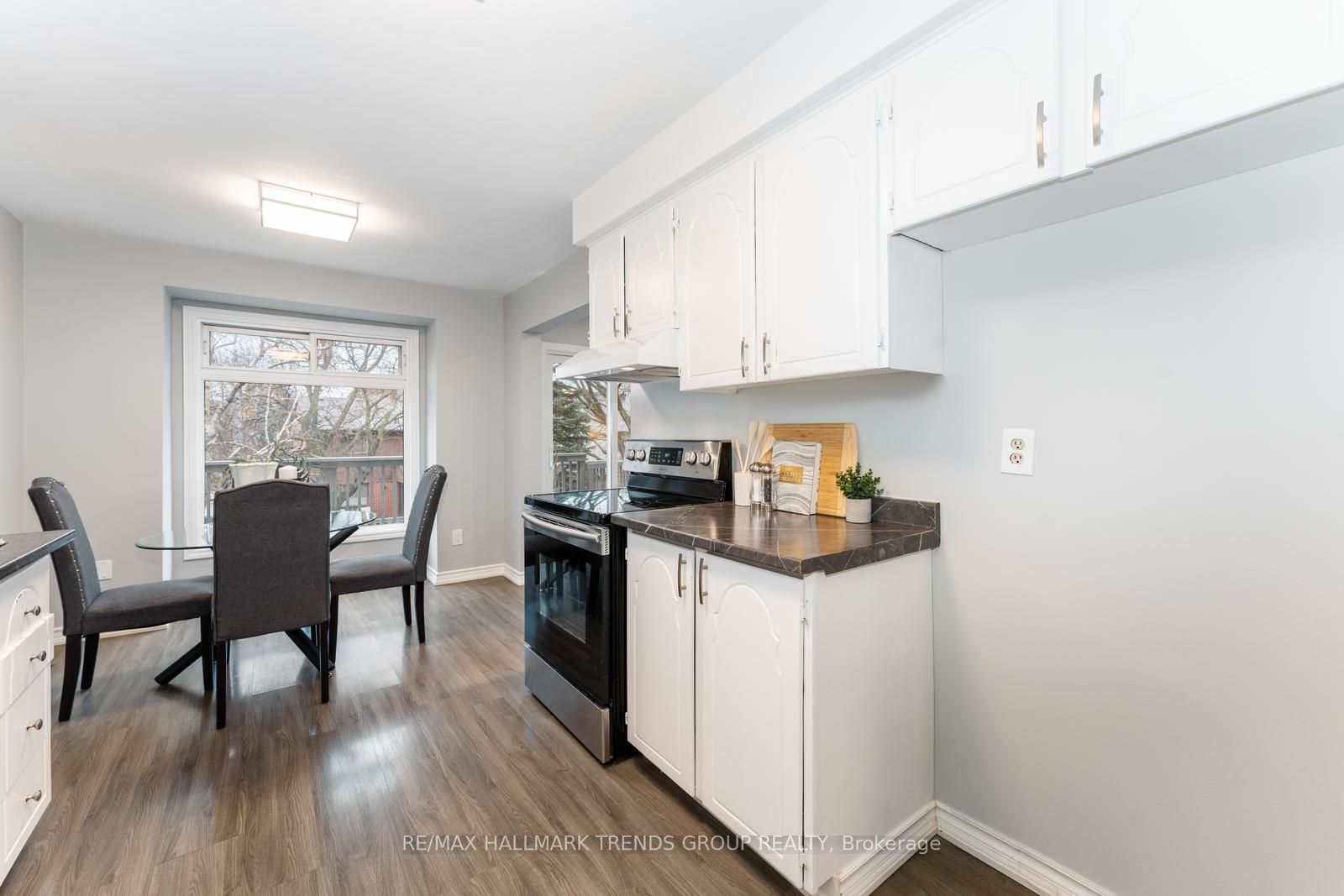 6 Macauley Dr